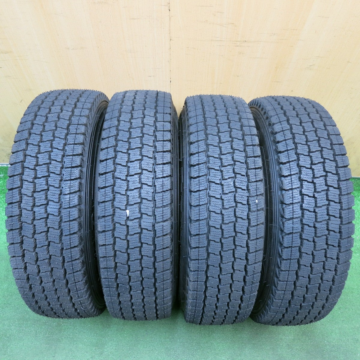 ほぼ未使用！25年◎スタッドレス 165/80R13 90/88N グッドイヤー アイスナビ CARGO スチール ホイール 13インチ PCD100/4H◎6100310HAス