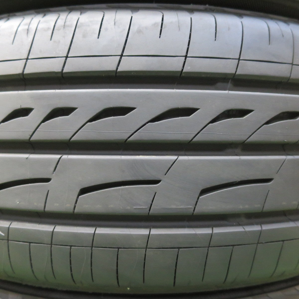 [送料無料] 新車外し！25年★185/55R16 ブリヂストン レグノ GR-X3 タイヤ 16インチ スイフト フィット シャトル グレイス 等★5032606イノタ