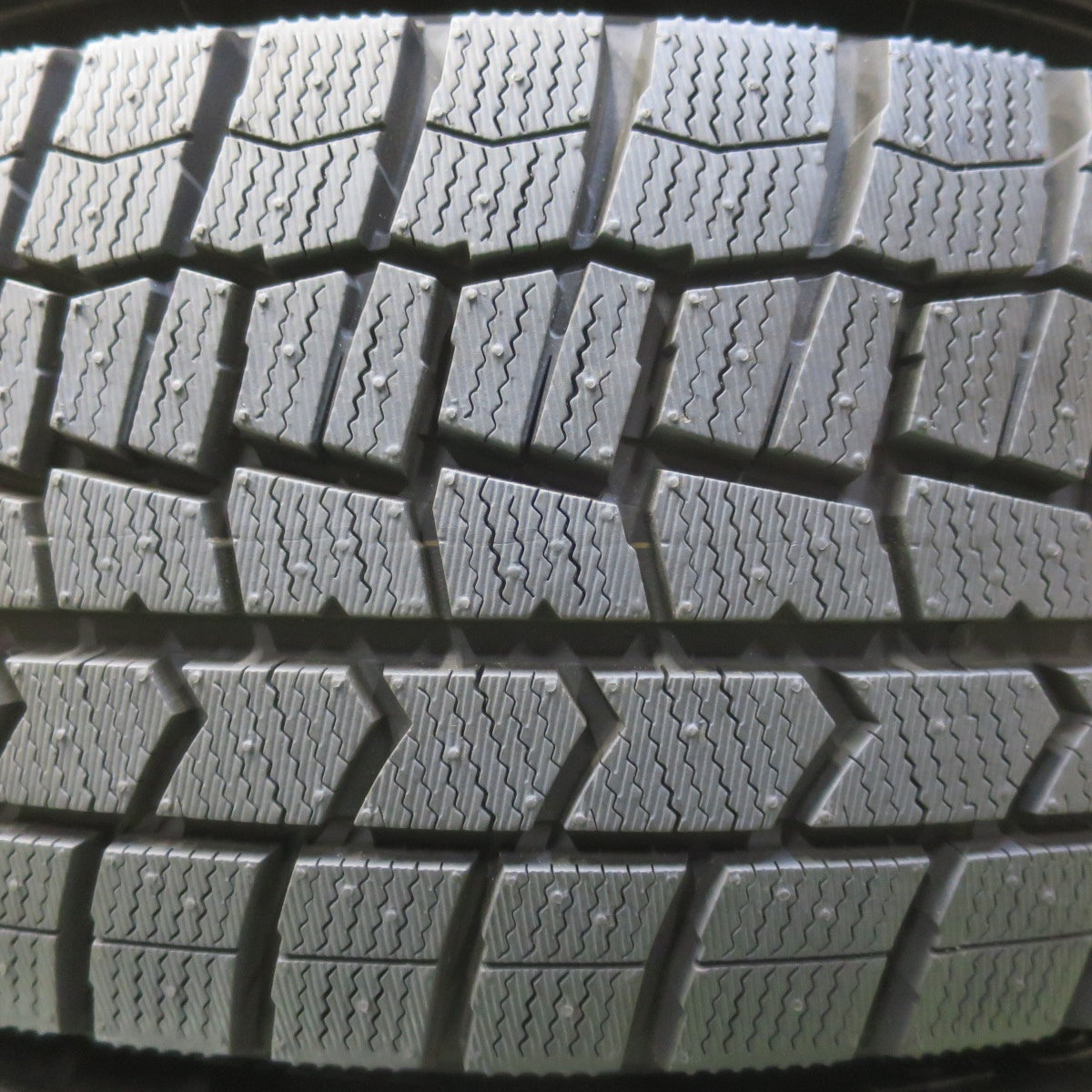 ほぼ未使用！22年！キレイ◎スタッドレス 205/60R16 ダンロップ ウインターマックス WM02 Fang ファング 16インチ PCD114.3/5H◎6071302イス