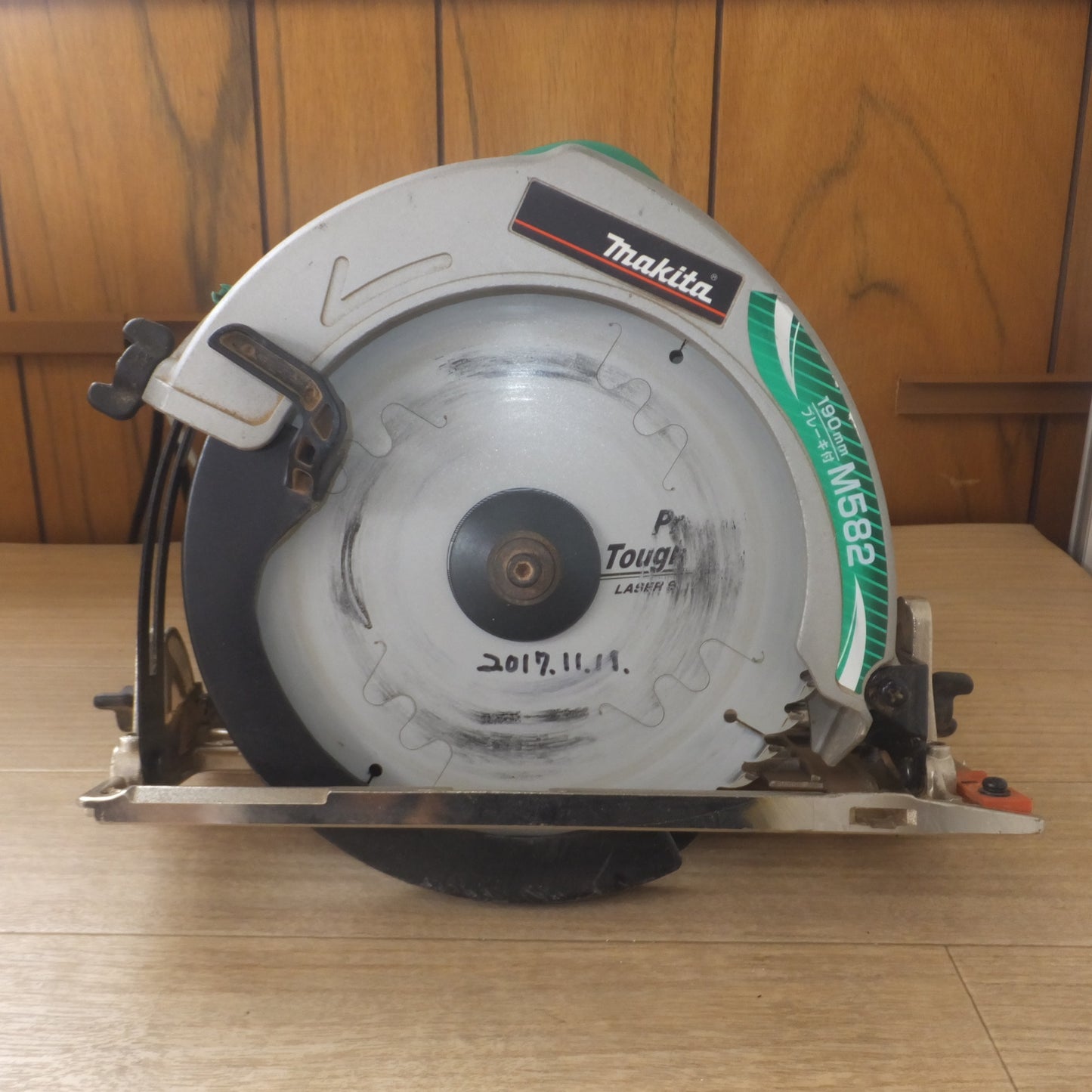 [送料無料] ★マキタ makita 190mm マルノコ M582　100V～ 11A 50-60Hz 1050W★