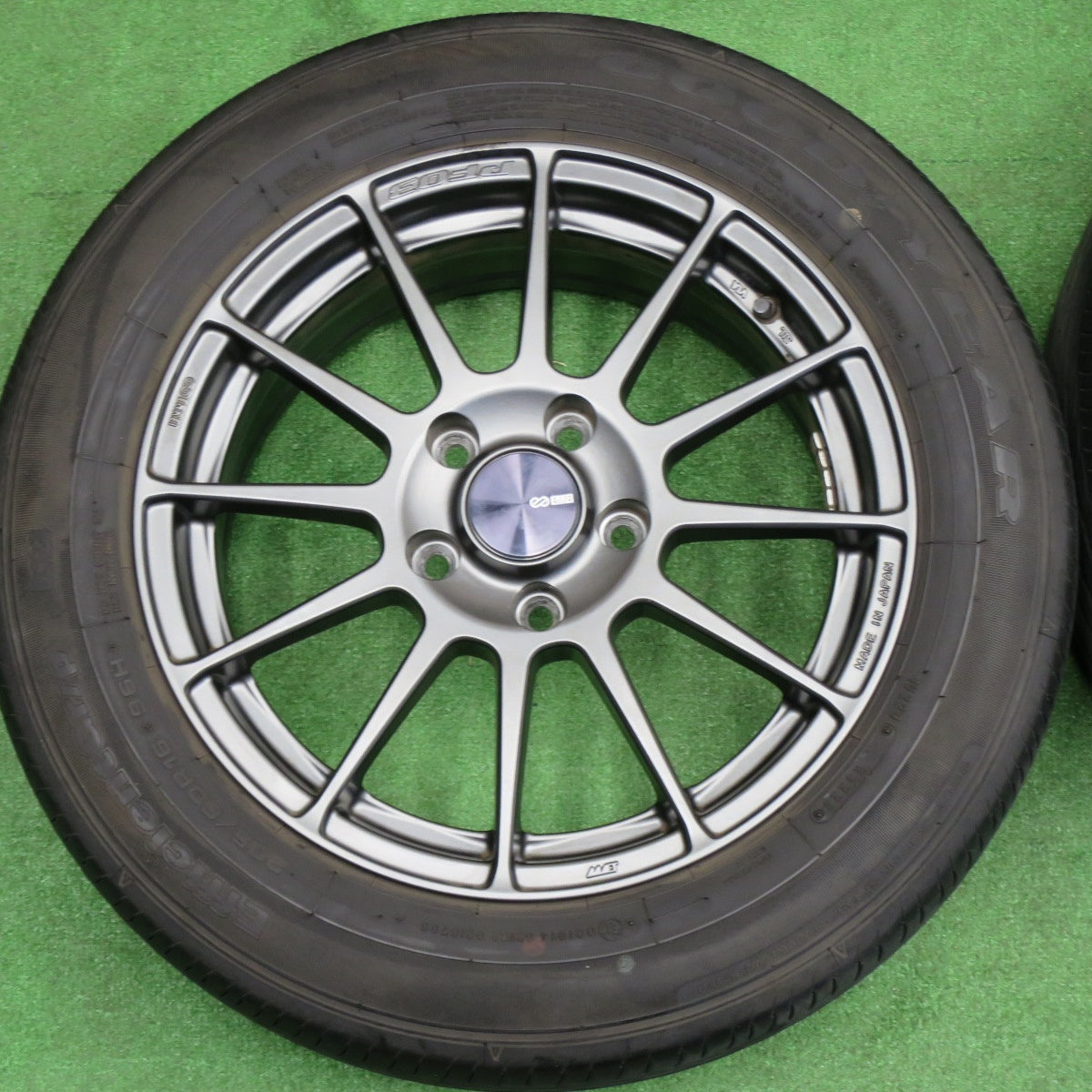 バリ溝！23年！8.5分★205/60R16 グッドイヤー EfficientGrip ENKEI PF03 エンケイ 16インチ PCD114.3/5H★6030903NKノ
