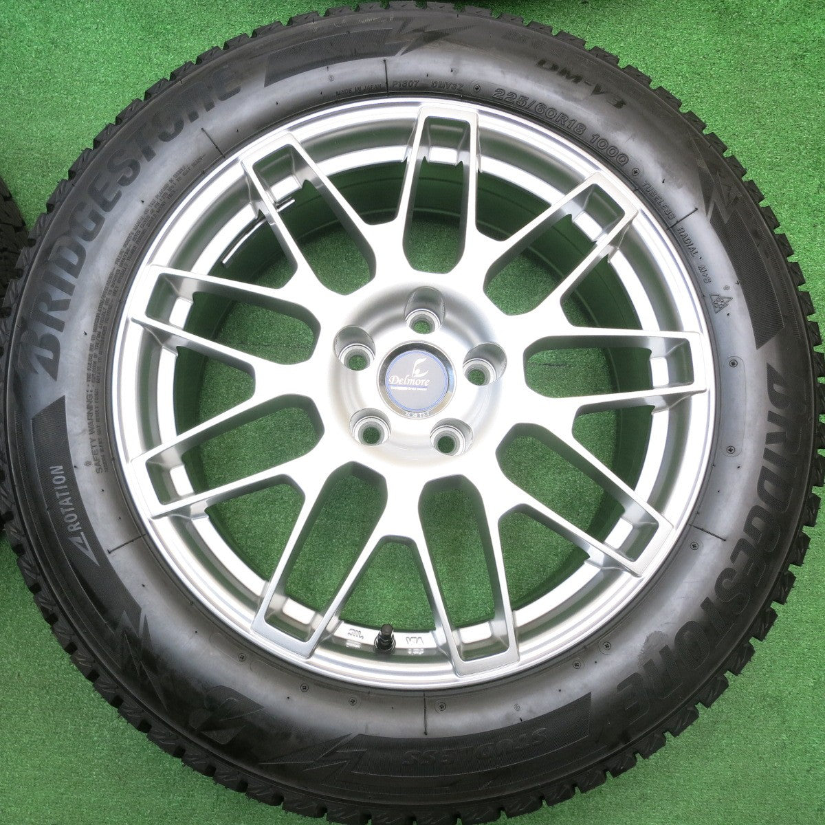 ほぼ未使用！センサー付！23年！キレイ★レクサス NX 225/60R18 スタッドレス ブリヂストン ブリザック DM-V3 Delmore デルモア 18インチ PCD114.3/5H★5111303HAス