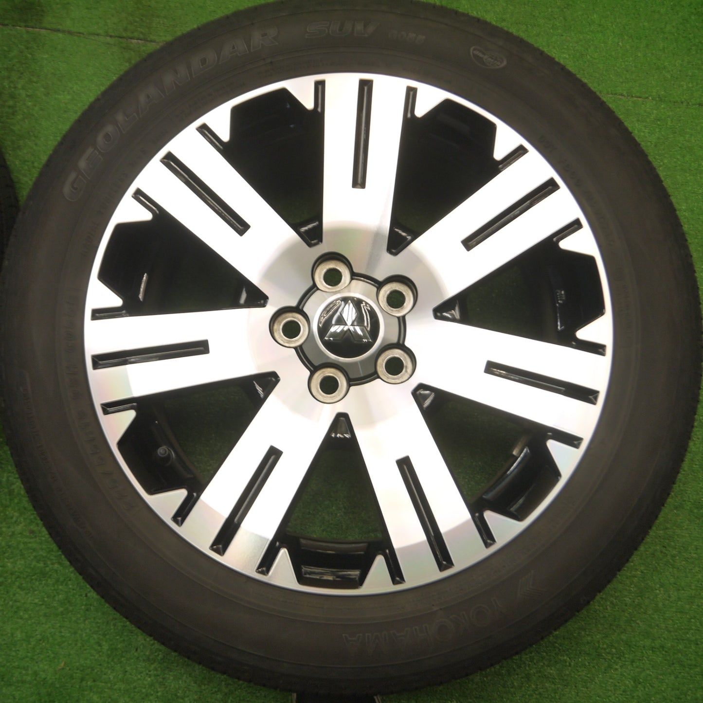 [送料無料] 4本価格★三菱 デリカ D:5 純正 225/55R18 ヨコハマ ジオランダー SUV G055 E 18インチ D5 PCD114.3/5H★4091803Hノ