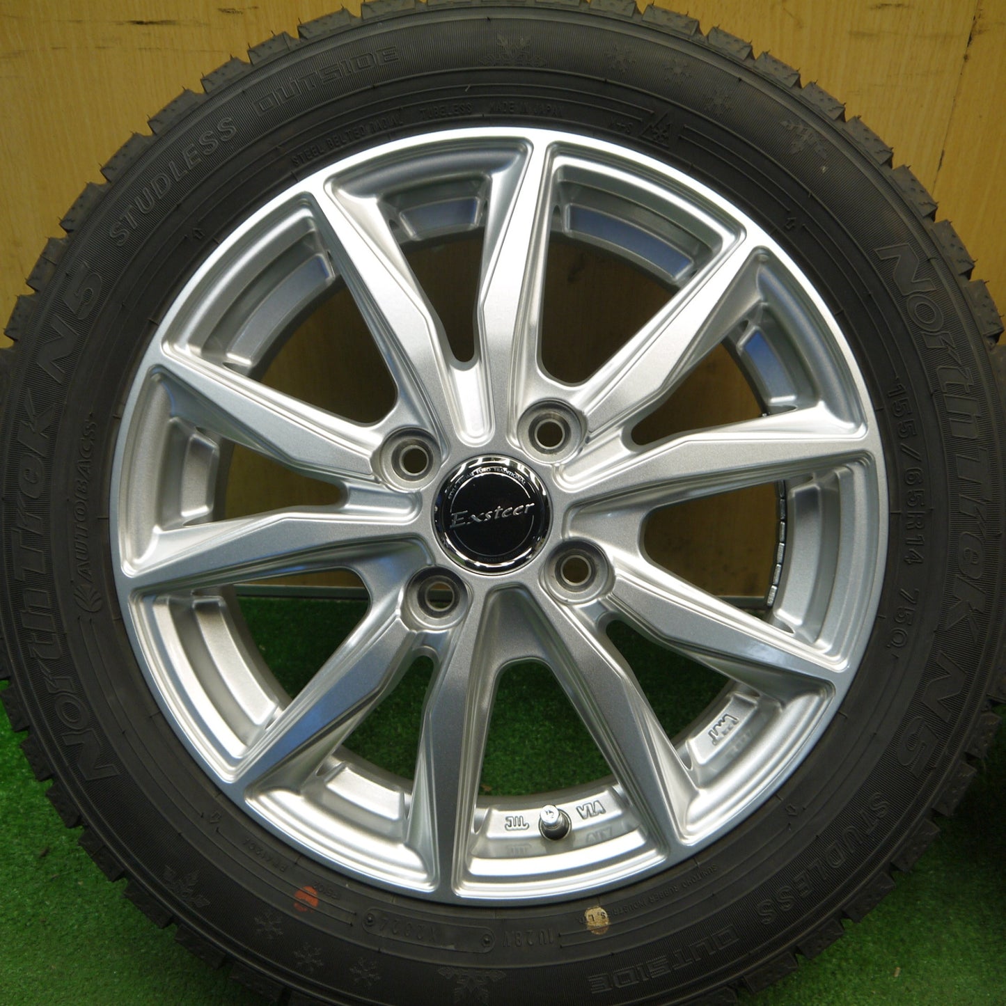 バリ溝！24年！キレイ！9.5分★スタッドレス 155/65R14 オートバックス ノーストレック N5 Exsteer エクスター 14インチ PCD100/4H★6032308Hス