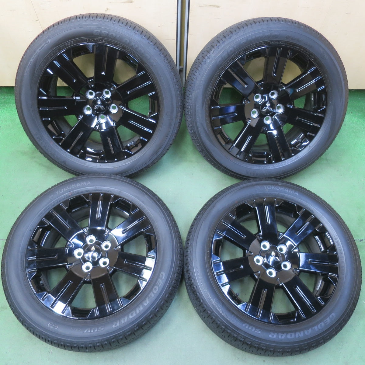 新車外し！23年◎三菱 デリカ D:5 シャモニー 純正 225/55R18 ヨコハマ ジオランダー SUV G055 G055E 18インチ PCD114.3/5H◎6070602イノ