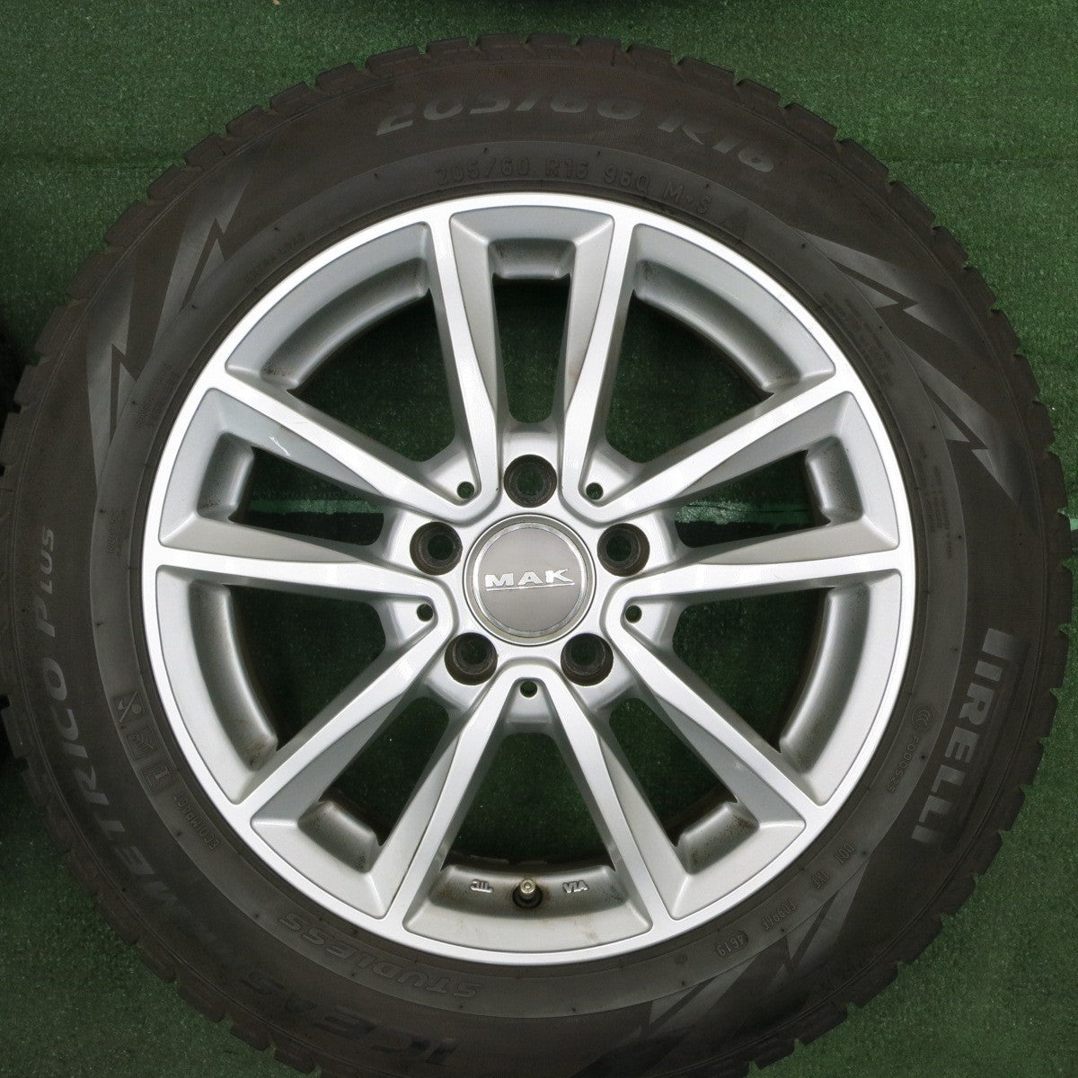 *送料無料* 4本価格★ベンツ 等 MAK 205/60R16 スタッドレス ピレリ アイスアシンメトリコ プラス 16インチ PCD112/5H★4041704TNス