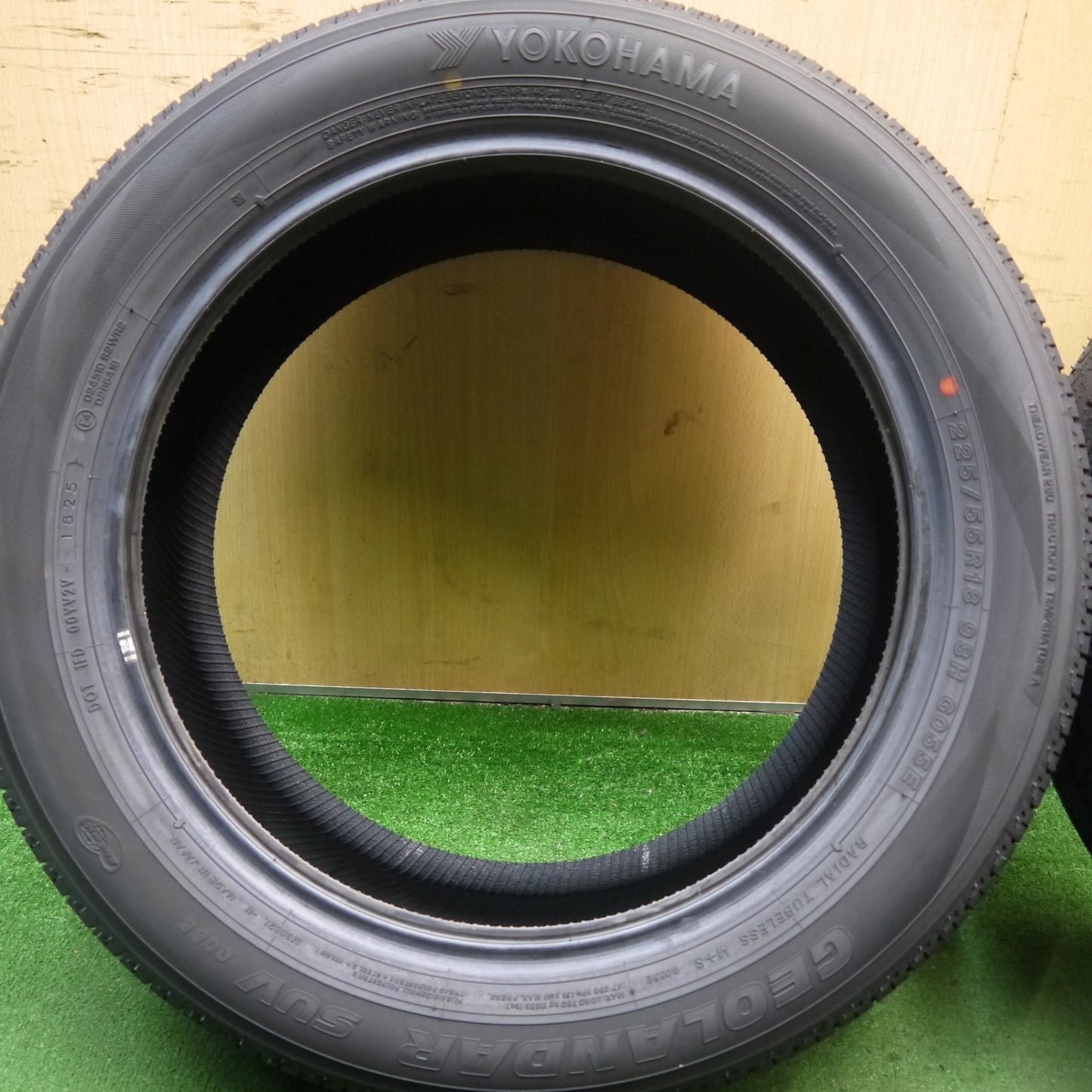 新車外し！25年★225/55R18 ヨコハマ ジオランダー SUV G055 G055E タイヤ 18インチ デリカ D:5 ZR-V フォレスター 等★5072503Hノタ