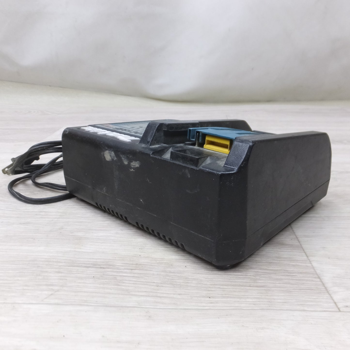 [送料無料] ◆マキタ 急速 充電器 DC18RF 14.4V-18V USBポート付◆