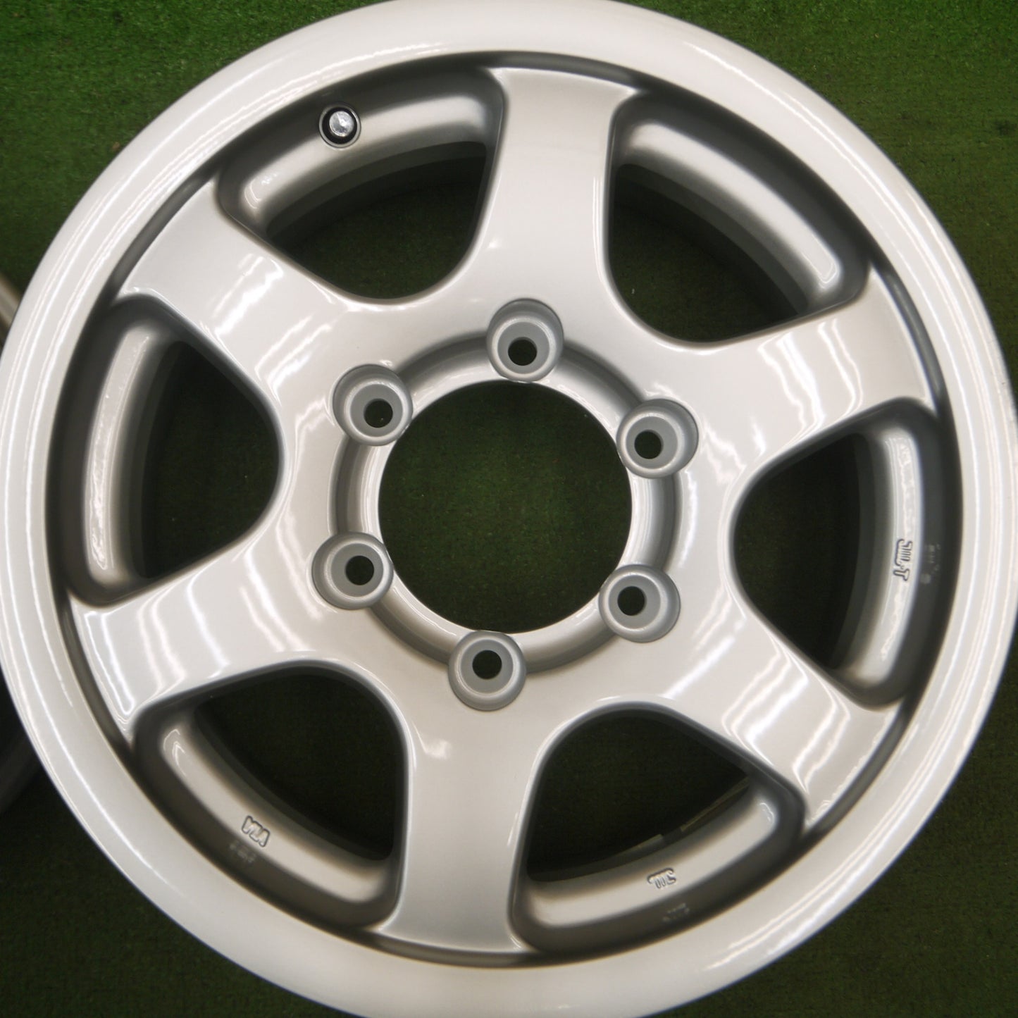 *送料無料* 未使用★社外 アルミ ホイール ブリヂストン製 15インチ 15×6JJ PCD139.7/6H★4042608Hホ
