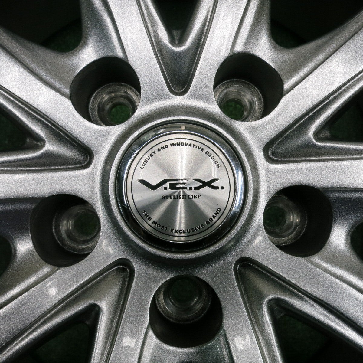 [送料無料] バリ溝！20年！キレイ！9.5分以上★スタッドレス 215/60R17 グッドイヤー アイスナビ6 V.E.X. VEX 17インチ PCD114.3/5H★4092206NJス