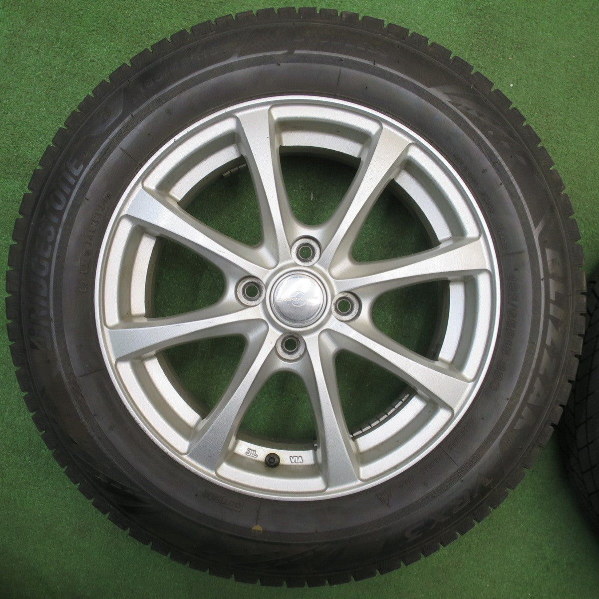 バリ溝！24年！8.5分★スタッドレス 185/65R15 ブリヂストン ブリザック VRX3 ENERGY LINE エナジーライン 15インチ PCD100/4H★6021002NJス