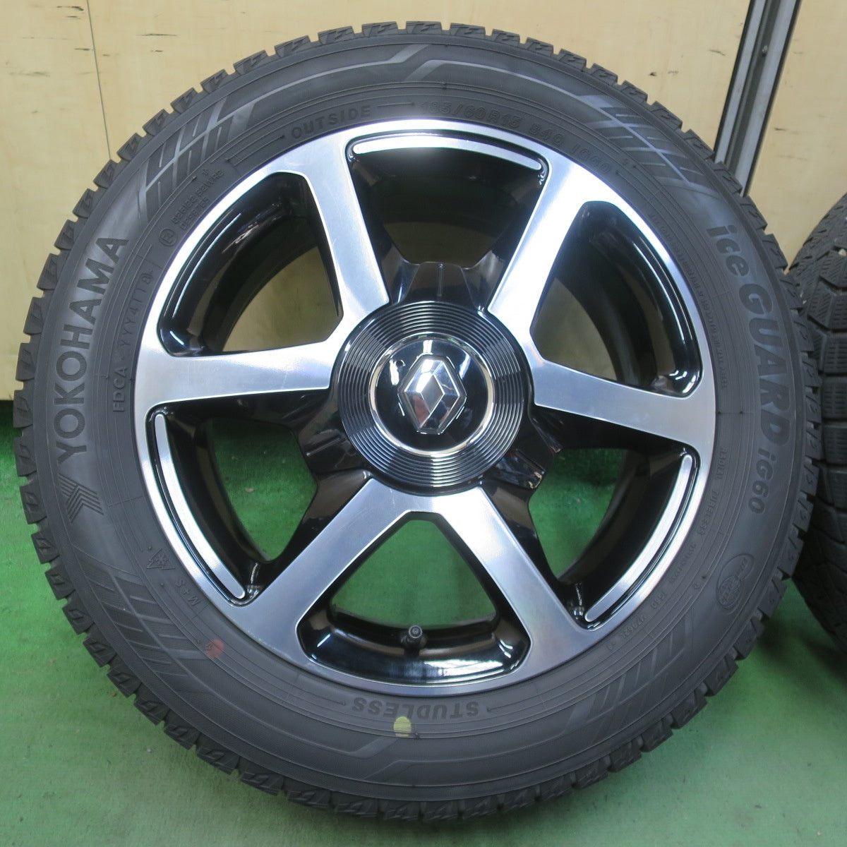 キレイ★ルノー トゥインゴ 純正 165/65R15 スタッドレス ヨコハマ アイスガード iG60 15インチ PCD100/4H★6040804イス