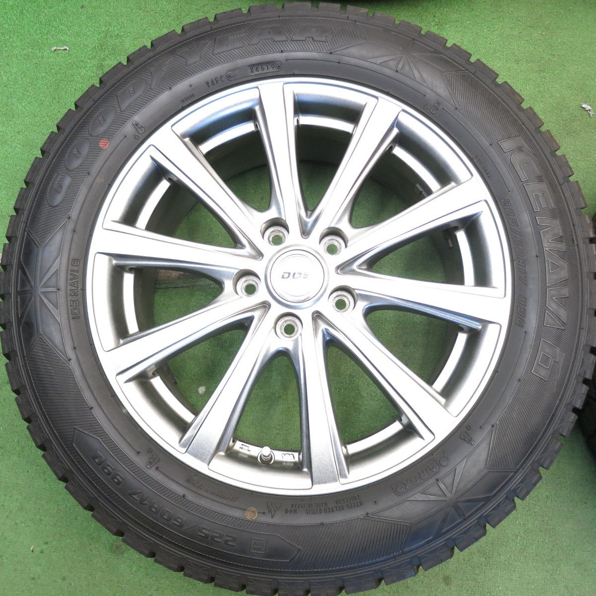 バリ溝！キレイ！9.5分以上◎スタッドレス 225/60R17 グッドイヤー アイスナビ6 D.O.S. DOS 17インチ PCD114.3/5H◎6070204HAス