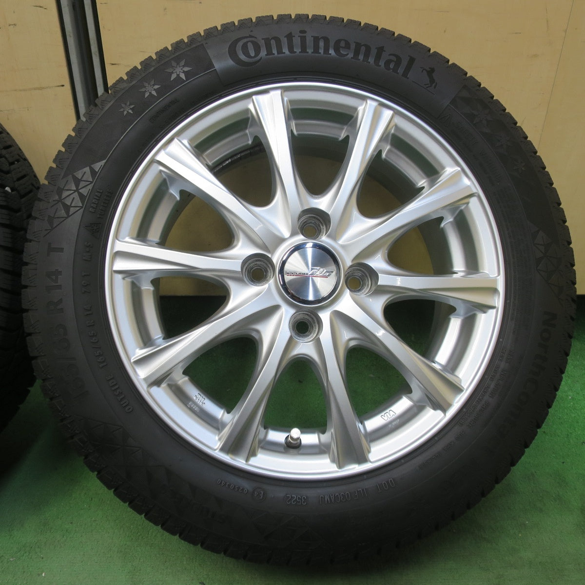 キレイ！22年★スタッドレス 165/65R14 コンチネンタル ノースコンタクト NC6 ILLUGA 社外 アルミ 14インチ PCD100/4H★6042512イス