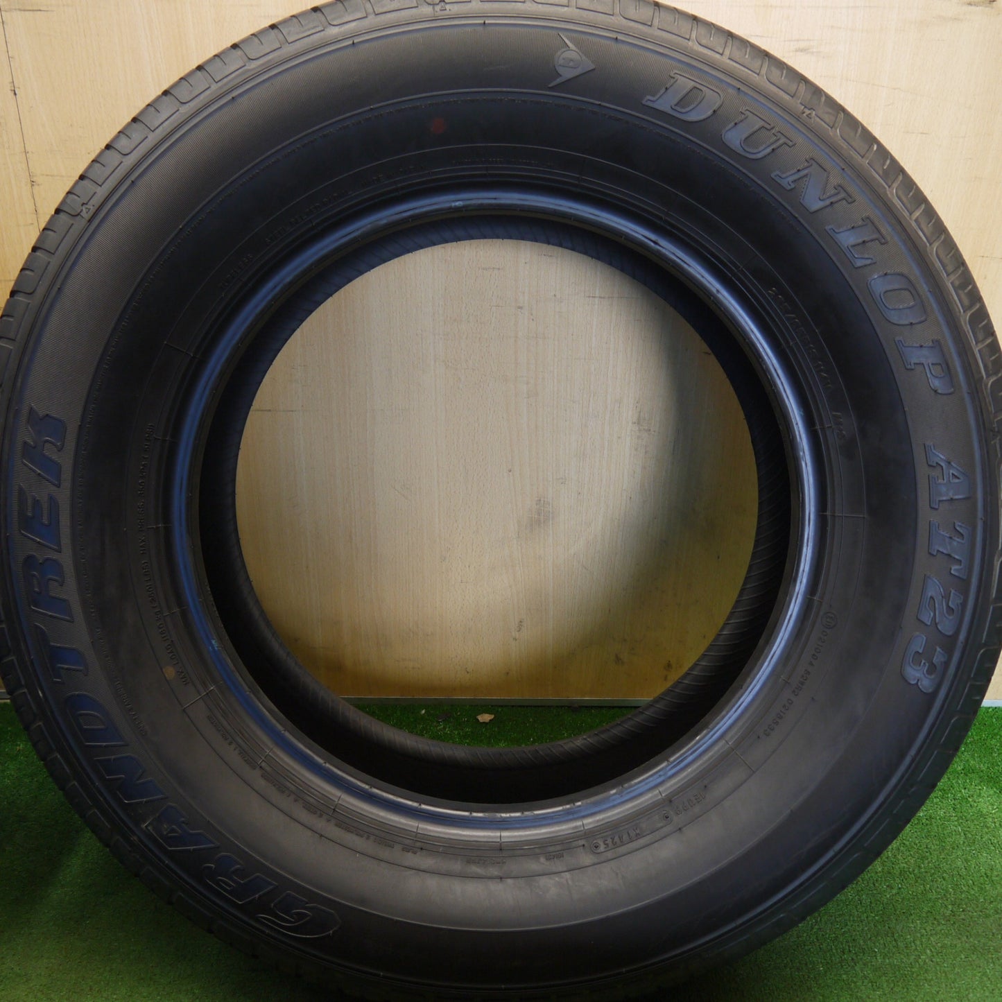新車外し！25年★265/65R18 ダンロップ AT23 グラントレック タイヤ 18インチ ランクル 250 300 等★6060304Hノタ