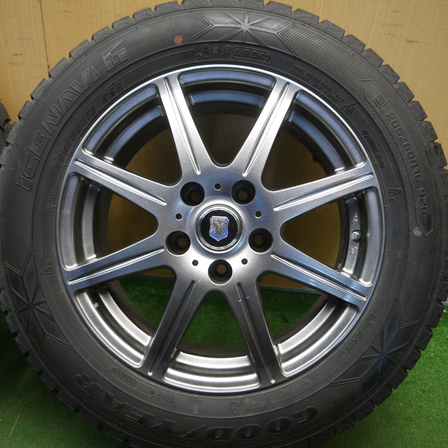 キレイ◎スタッドレス 205/60R16 グッドイヤー アイスナビ6 社外 アルミ 16インチ PCD114.3/5H◎6082806Hス