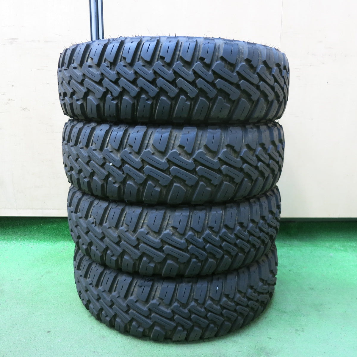 バリ溝！24年！9分★XTREME-J 165/65R14 マッドスター ラジアル M/T ホワイトレター 14インチ エクストリームJ PCD100/4H★5062610SYノ