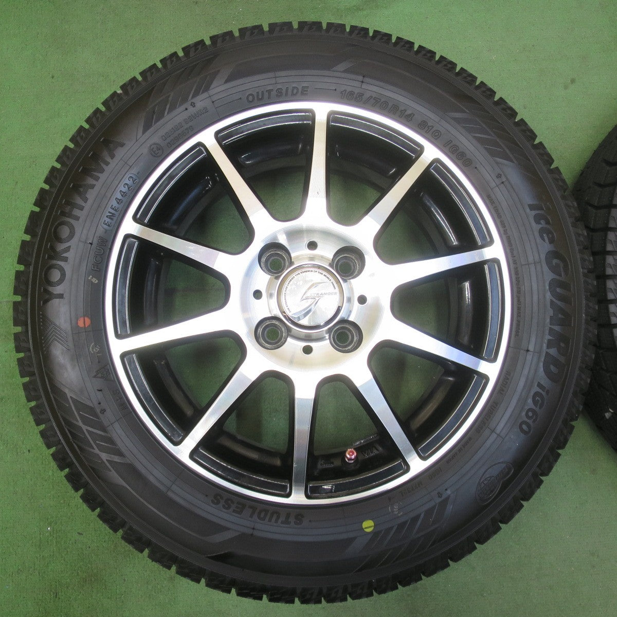 ほぼ未使用！22年★スタッドレス 165/70R14 ヨコハマ アイスガード iG60 STRANGER ストレンジャー 14インチ PCD100/4H★5120612イス