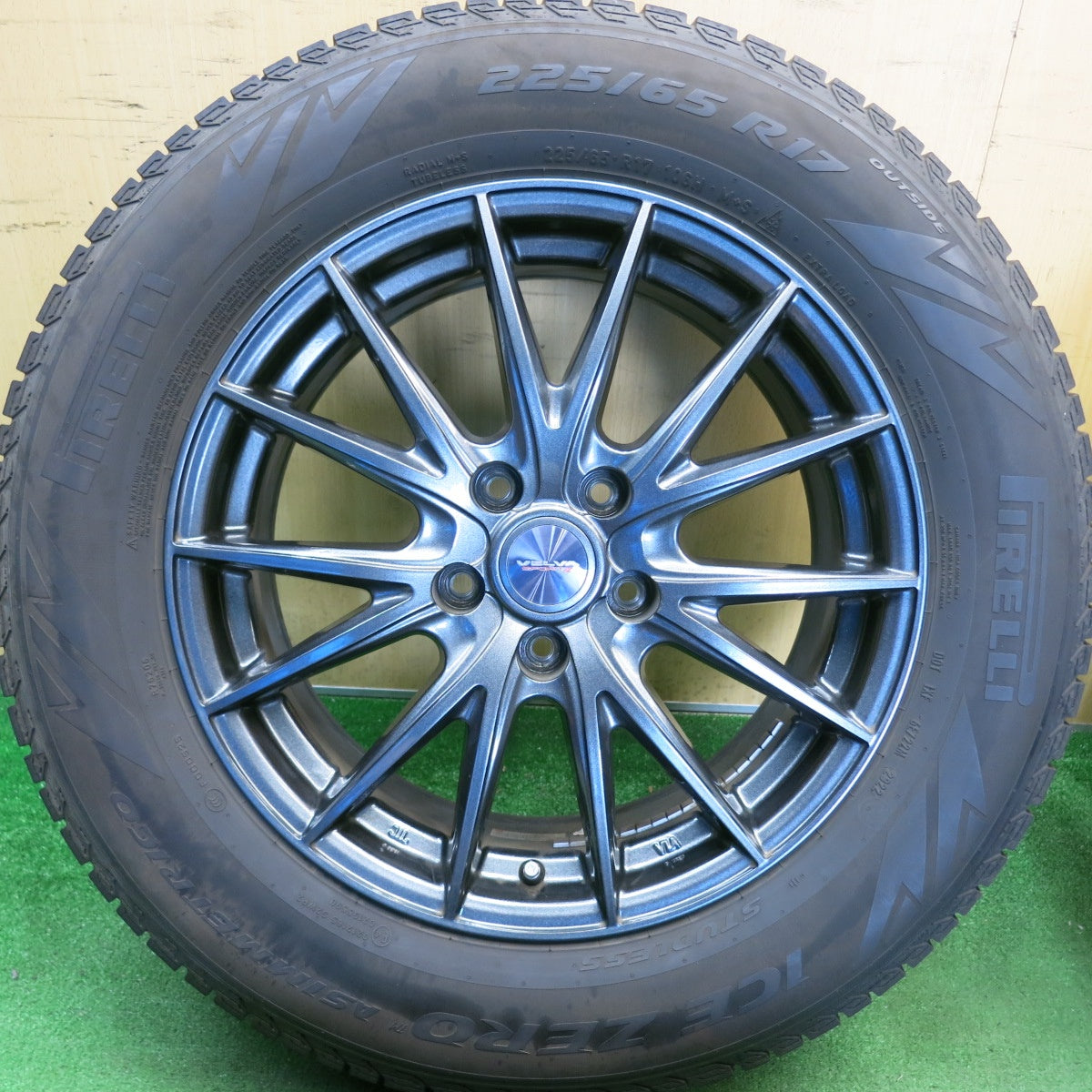バリ溝！22年！キレイ！9分★スタッドレス 225/65R17 ピレリ アイスゼロ アシンメトリコ VELVA SPORTZ ヴェルヴァ 17インチ PCD114.3/5H★6052403HAス