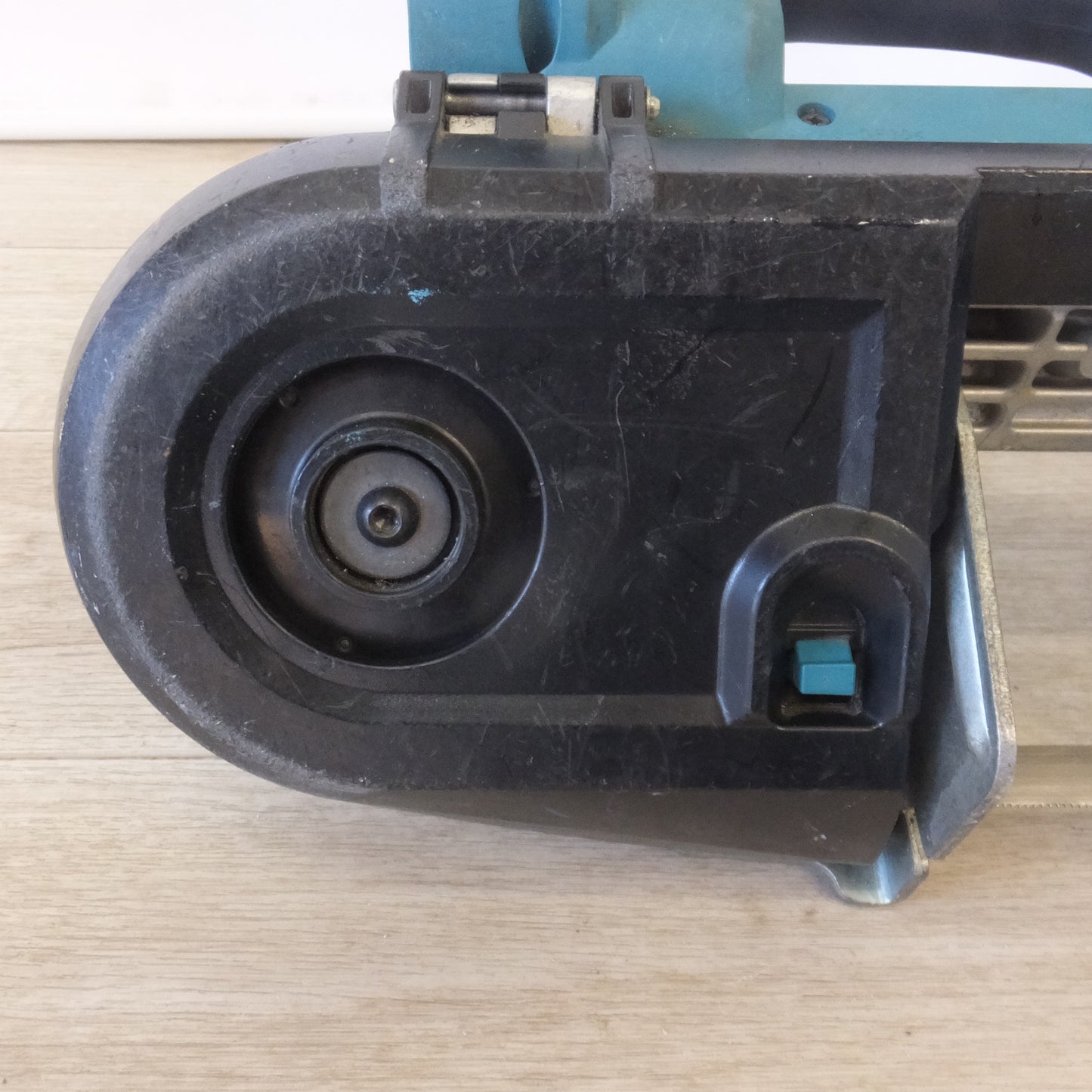 [送料無料] ★マキタ makita 充電式ポータブルバンドソー PB183D 18V 本体のみ★