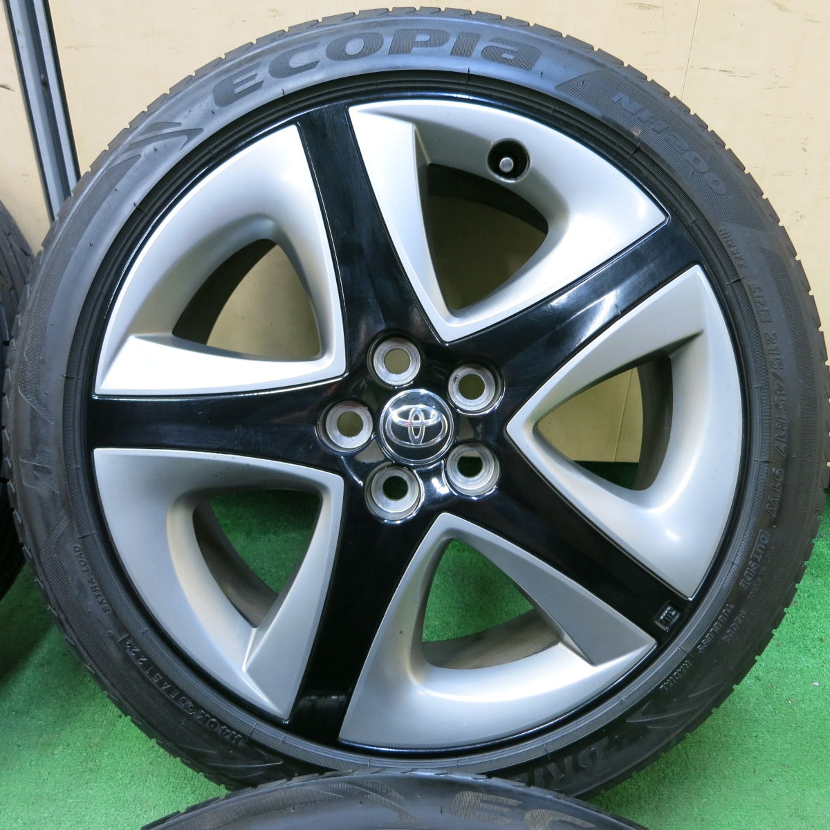 *送料無料* バリ溝！22年！9.5分★トヨタ 50系 プリウス ツーリング 純正 215/45R17 ブリヂストン エコピア NH200 ナンカン GREAN/SPORT PCD100/5H★4091305SYノ