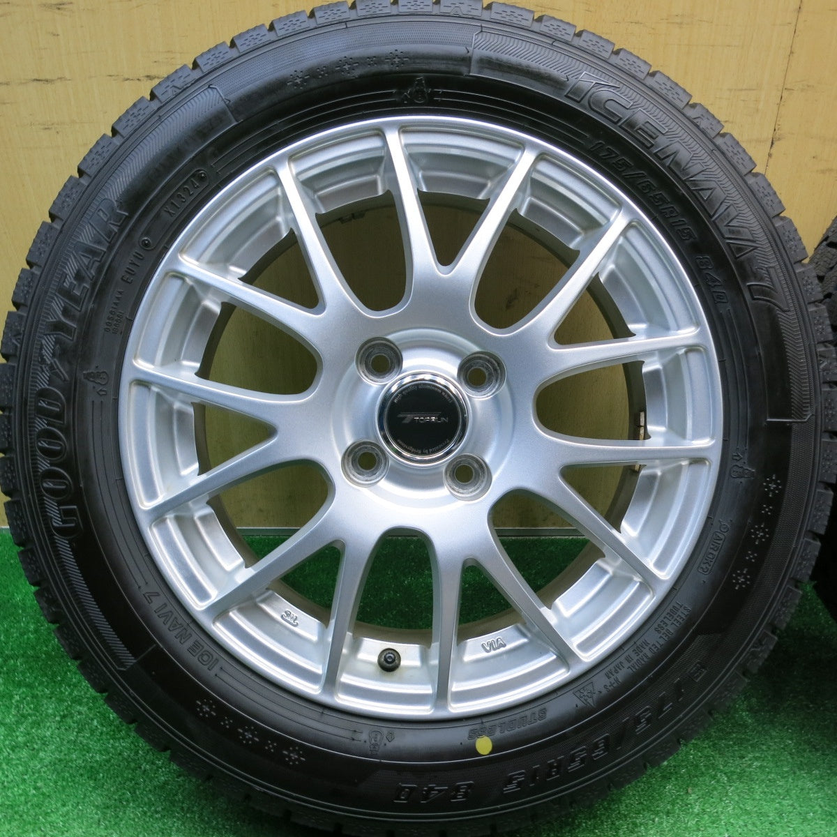 超バリ溝！24年！キレイ！ほぼ10分★スタッドレス 175/65R15 グッドイヤー アイスナビ7 TOPRUN トップラン 15インチ PCD100/4H★5110609HAス