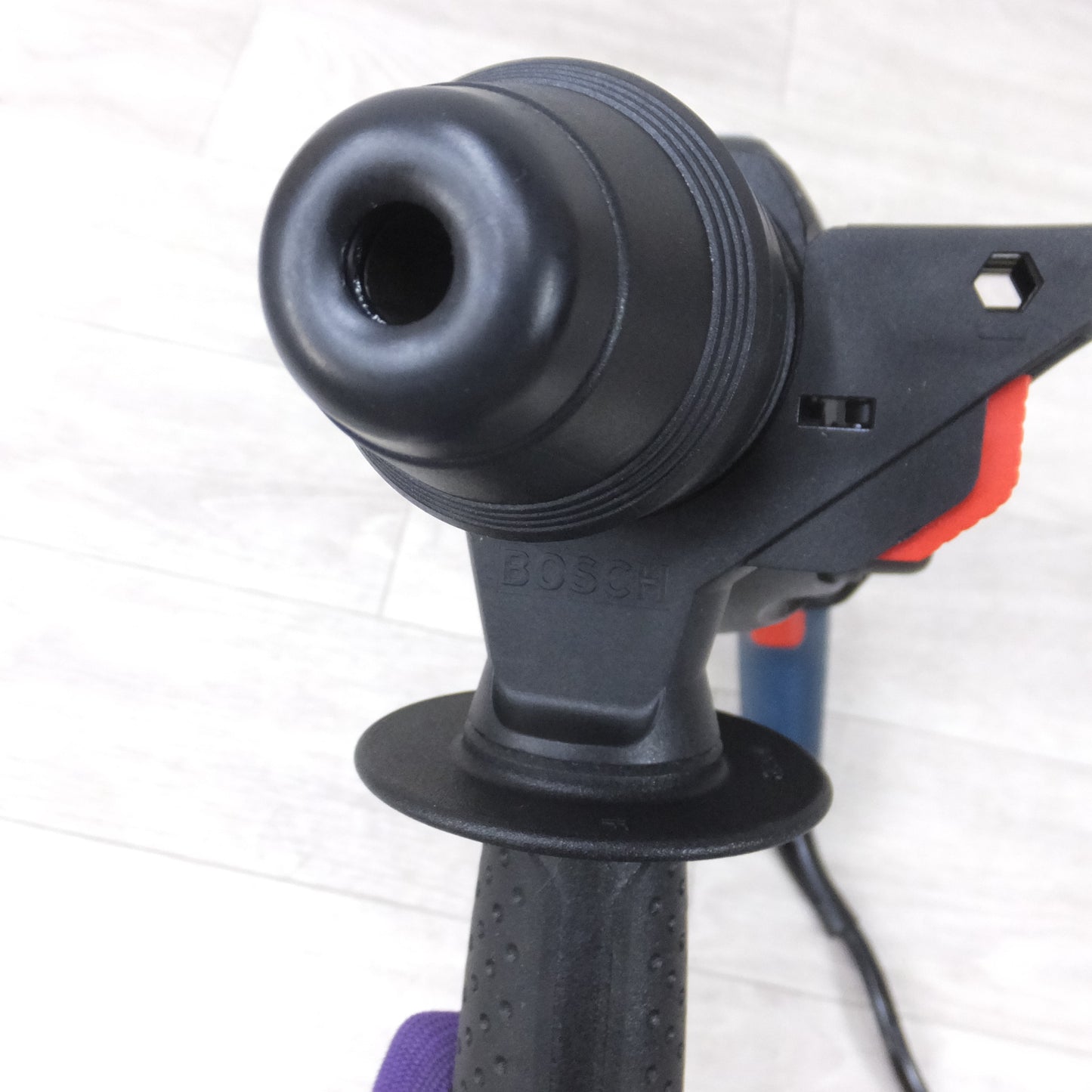 [送料無料] 美品◆ボッシュ  BOSCH SDS プラス ハンマー ドリル GBH2-28 穴あけ ケース ビット 付き 電動 工具◆