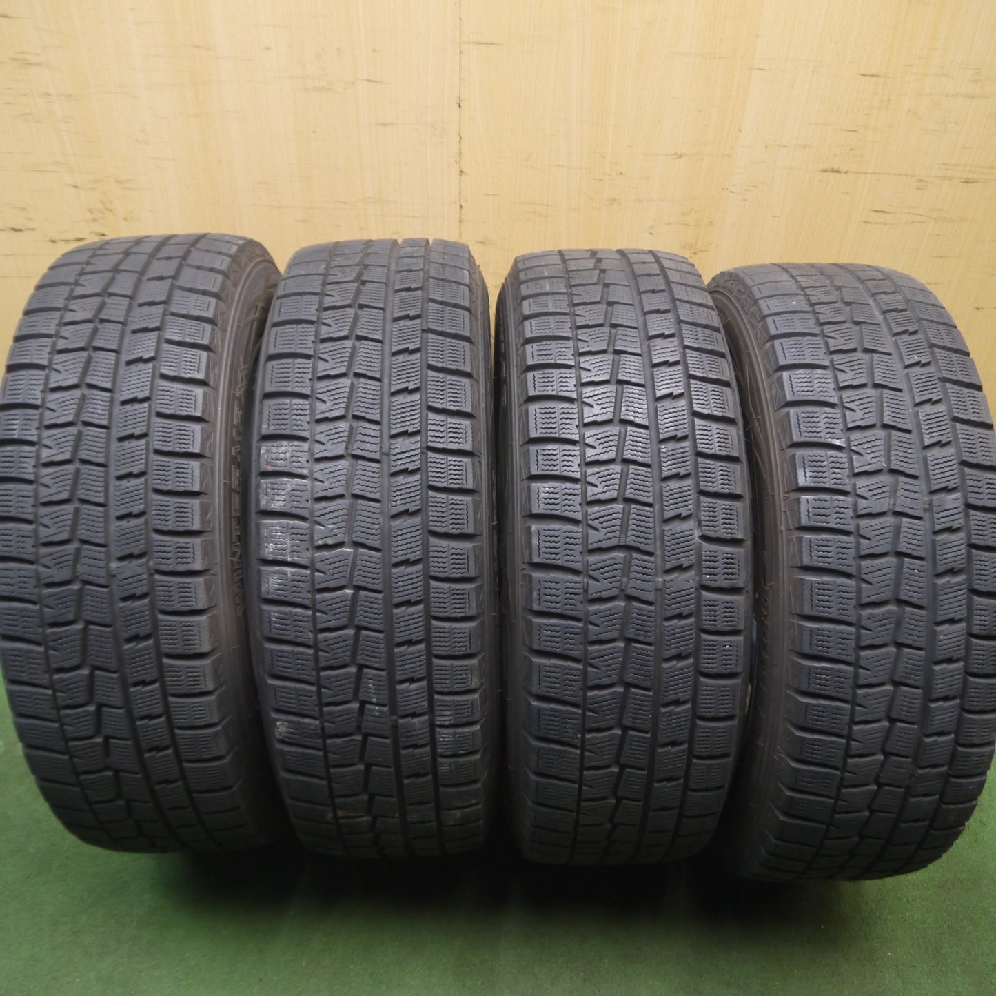 *送料無料* バリ溝！キレイ！9.5分★スタッドレス 205/60R16 ダンロップ ウインターマックス WM01 DUFACT デュファクト 16インチ PCD114.3/5H★4072901Hス