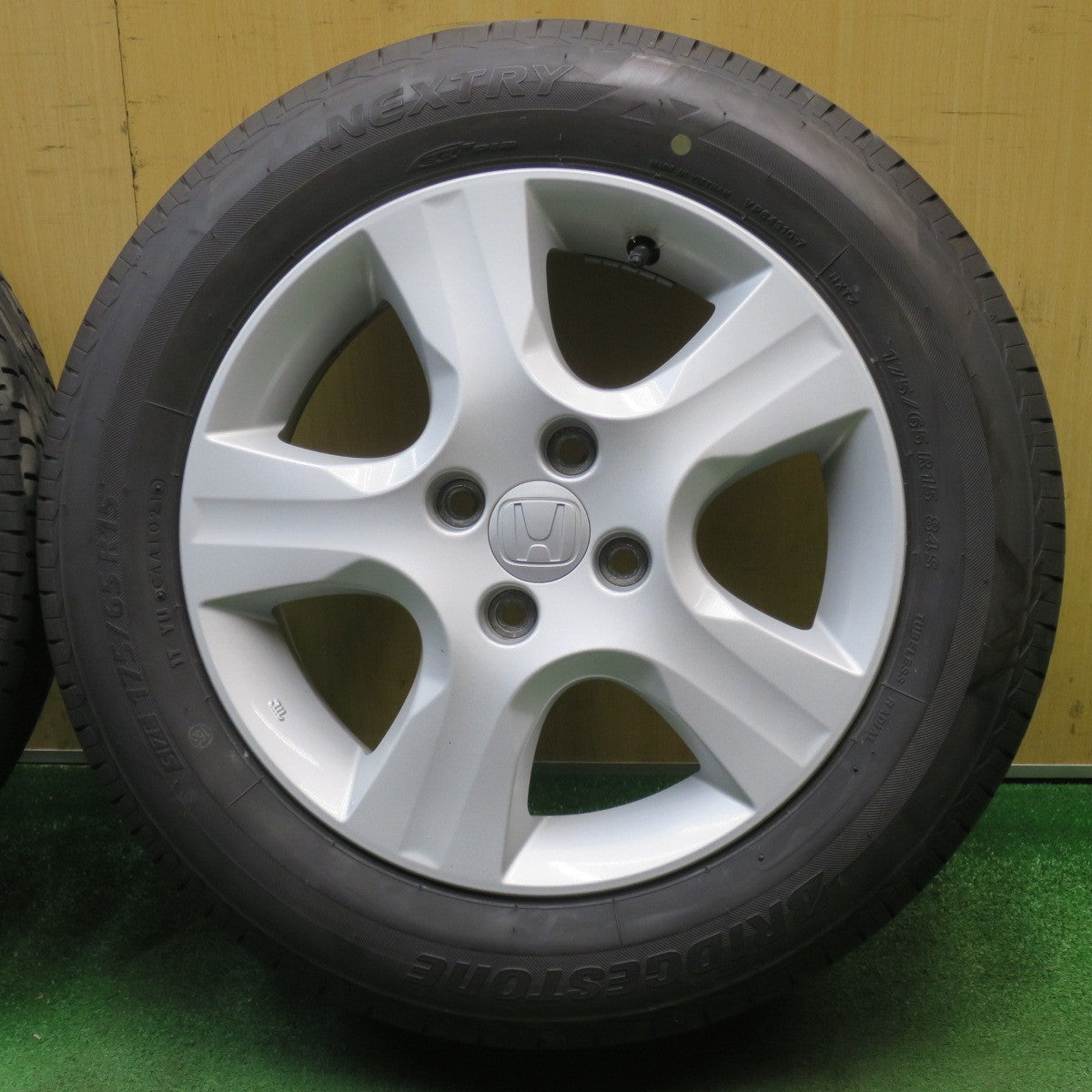 バリ溝！9.5分★ホンダ フィット 純正 175/65R15 ブリヂストン ネクストリー エコピア 15インチ FIT PCD100/4H★6032206NJノ