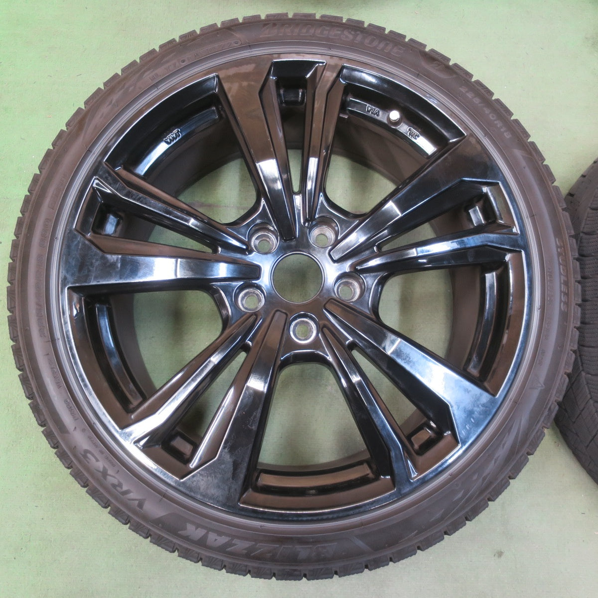 バリ溝！22年！9.5分◎BMW 等 smartline 365 225/40R18 スタッドレス ブリヂストン ブリザック VRX3 スマートライン 18インチ PCD112/5H◎6072608イス