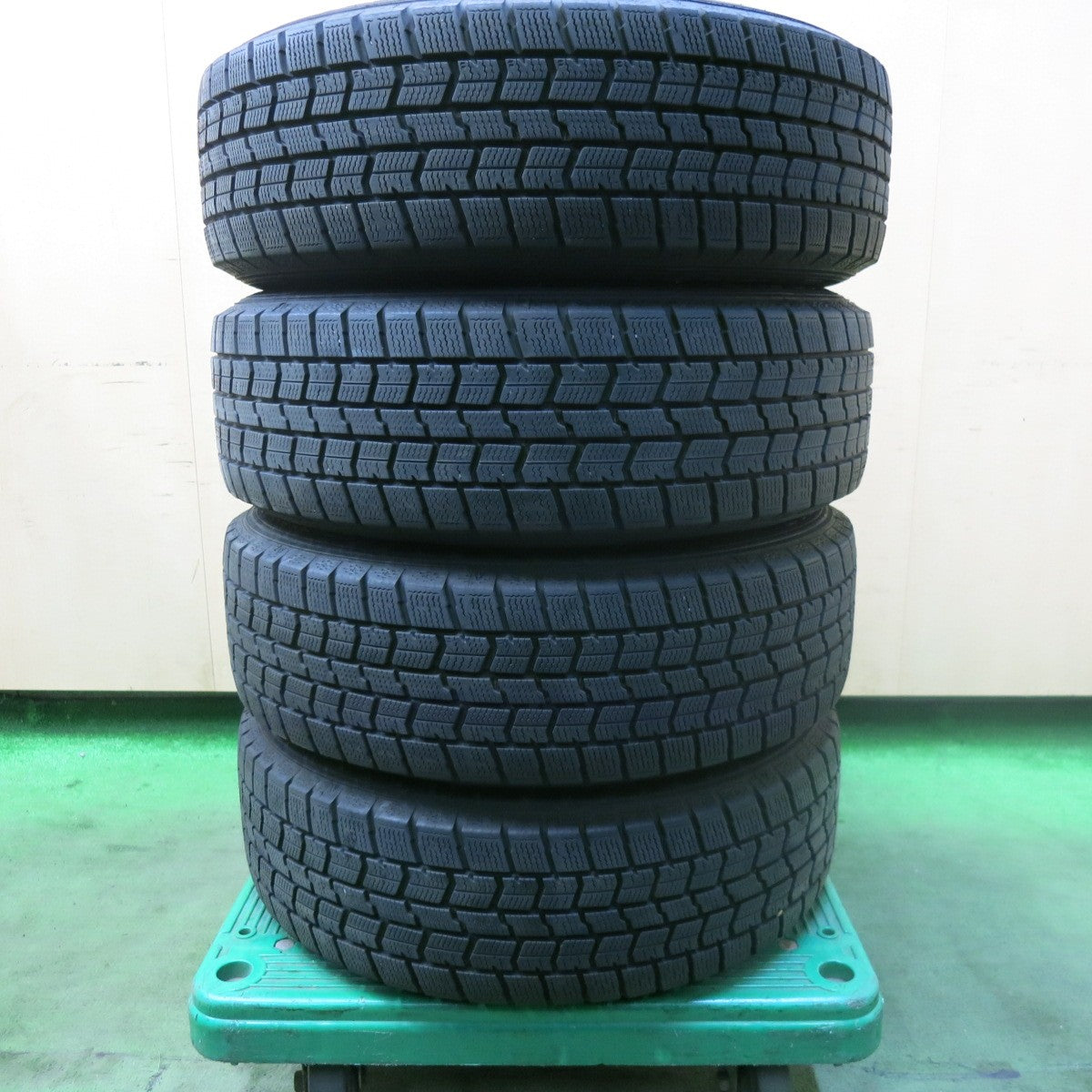 バリ溝！22年！キレイ！8.5分★スタッドレス 175/65R15 グッドイヤー アイスナビ7 D.O.S. DOS 15インチ PCD114.3/5H★5110705SKス