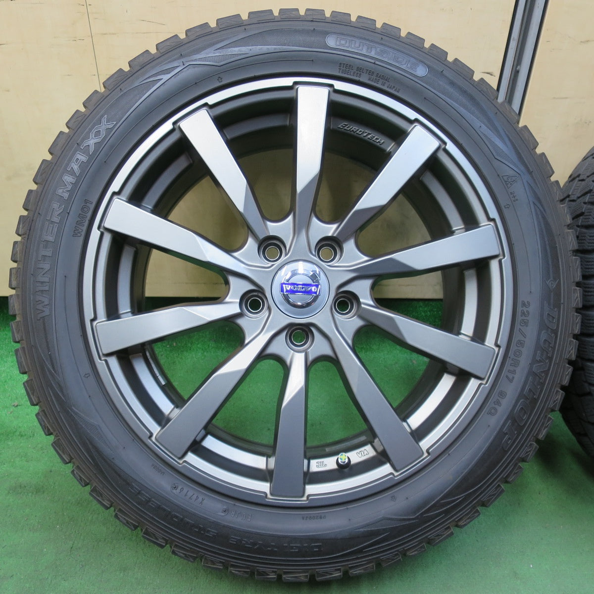 [送料無料] バリ溝！キレイ！9分★ボルボ 等 EUROTECH 225/50R17 スタッドレス ダンロップ ウインターマックス WM01 ユーロテック 17インチ PCD108/5H★5012512イス