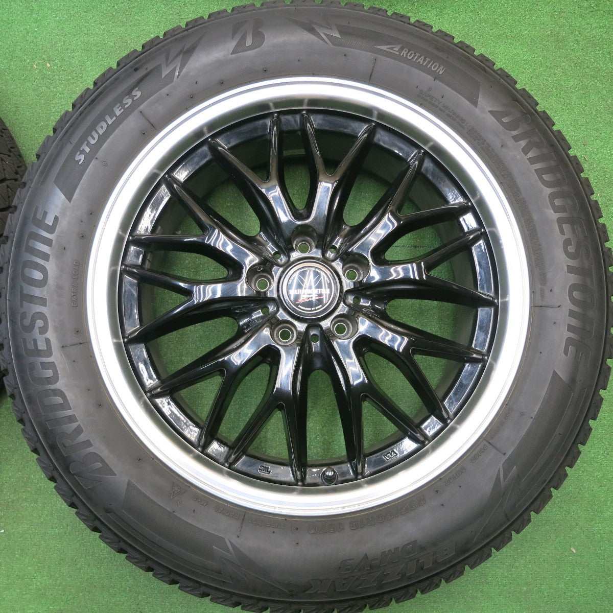 バリ溝！21年！9分★LOXARNY MULTI FORCHETTAⅡ SP Spector 235/60R18 スタッドレス ブリヂストン ブリザック DM-V3 ロクサーニ 18インチ PCD114.3/5H★5121313HAス