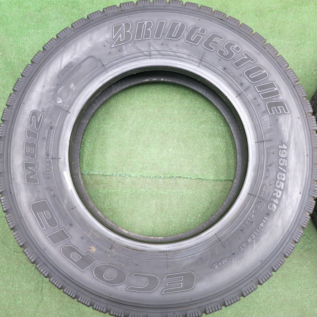 *送料無料* バリ溝！20年！8.5分★トラック タイヤ 195/85R16 114/112N ブリヂストン エコピア M812 ミックス オールシーズン 16インチ★4071404HAノタ
