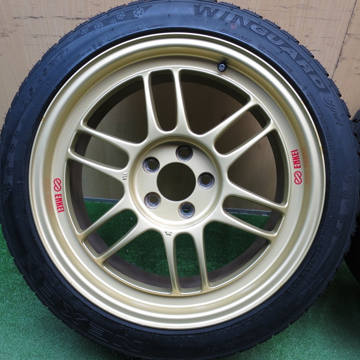 バリ溝！9.5分★GR86 BRZ 等 215/45R17 スタッドレス ネクセン WINGUARD Sport ENKEI RPF1 エンケイ 17インチ PCD100/5H★5030512Hス
