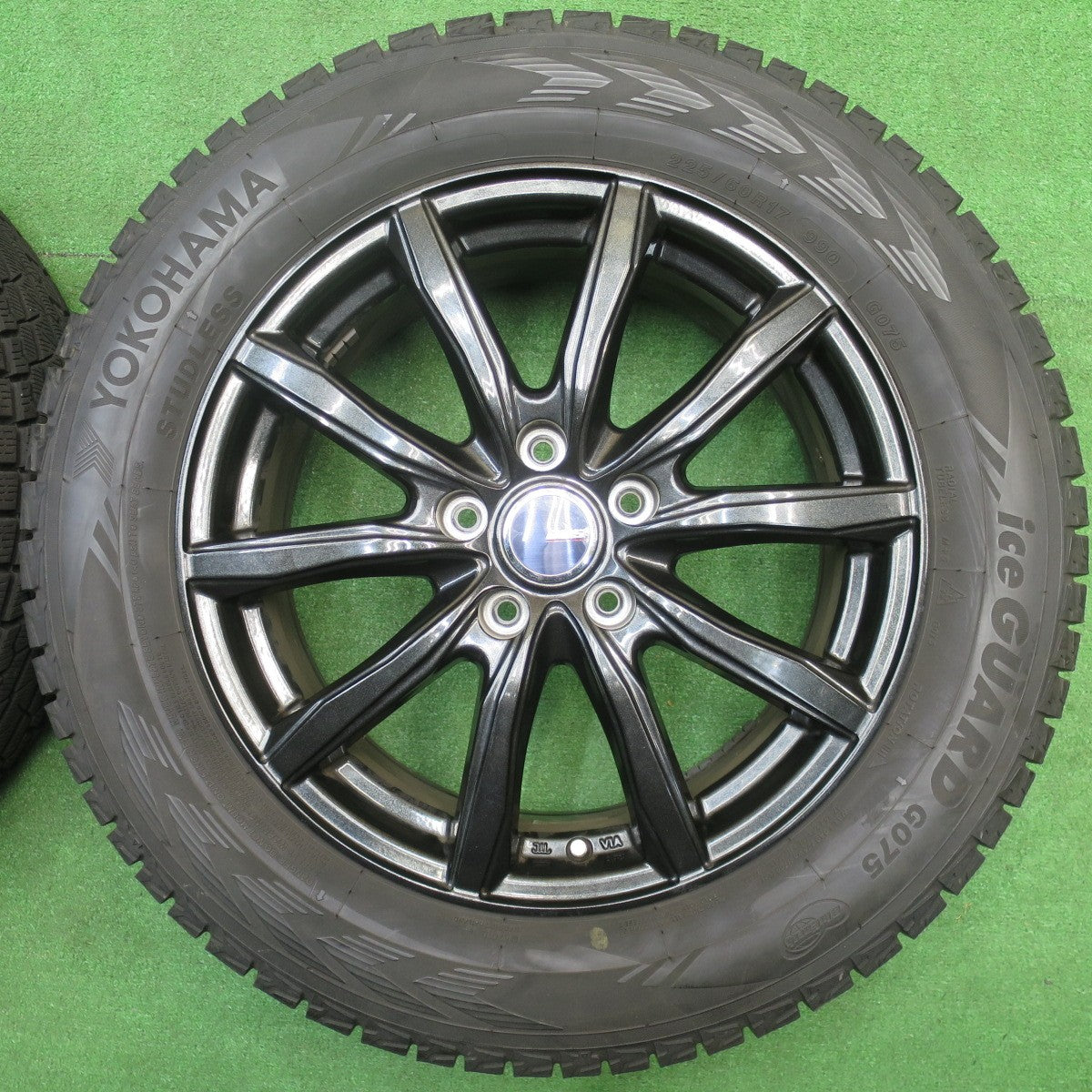 バリ溝！21年！キレイ！9.5分★スタッドレス 225/60R17 ヨコハマ アイスガード G075 D.O.S. DOS 17インチ PCD114.3/5H★5112501NJス
