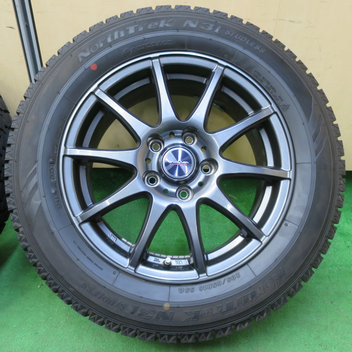 *送料無料* バリ溝！21年！キレイ！ほぼ10分★スタッドレス 205/65R16 オートバックス ノーストレック N3i VELVA CHARGE ヴェルヴァ PCD114.3/5H★4080504イス