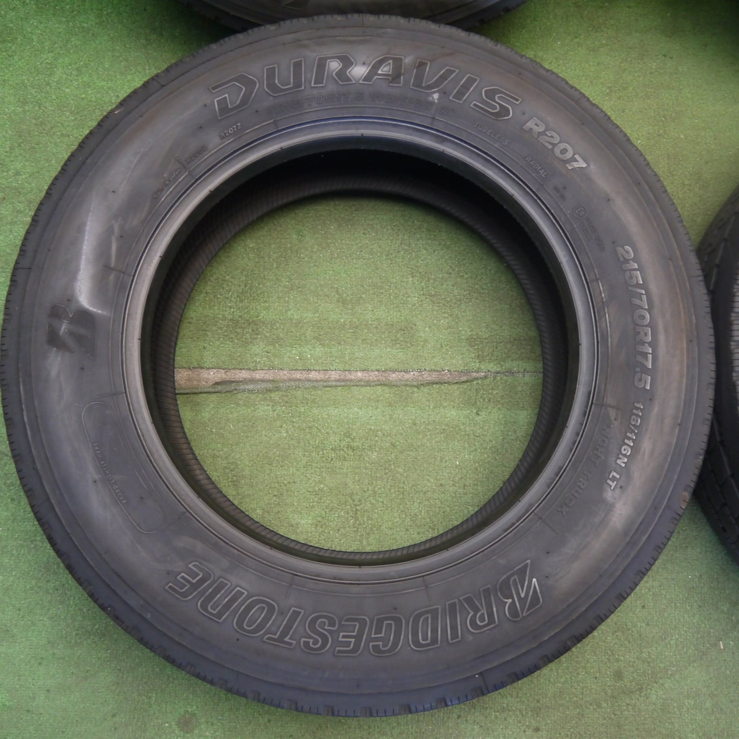 4本価格！23年★トラック タイヤ 215/70R17.5 118/116N ブリヂストン デュラビス R207 DURAVIS 17.5インチ★6053108KKスタ
