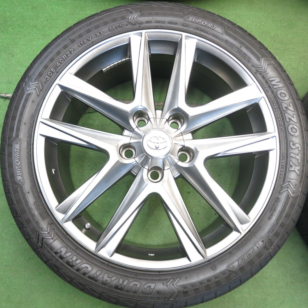 キレイ◎トヨタ 純正 タイプ ランクル 200 等 305/40R22 デュラターン MOZZO STX 22インチ PCD150/5H◎6062502HAノ