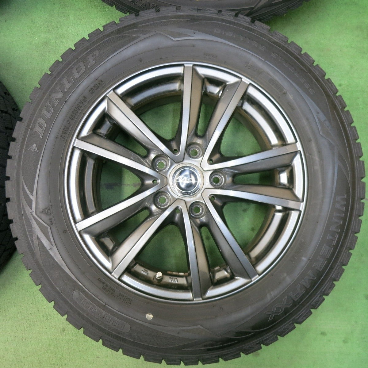 バリ溝！9分★スタッドレス 215/65R16 ダンロップ ウインターマックス WM01 NIRVANA NV ニルバーナ ニルヴァーナ 16インチ PCD114.3/5H★5022802SYス