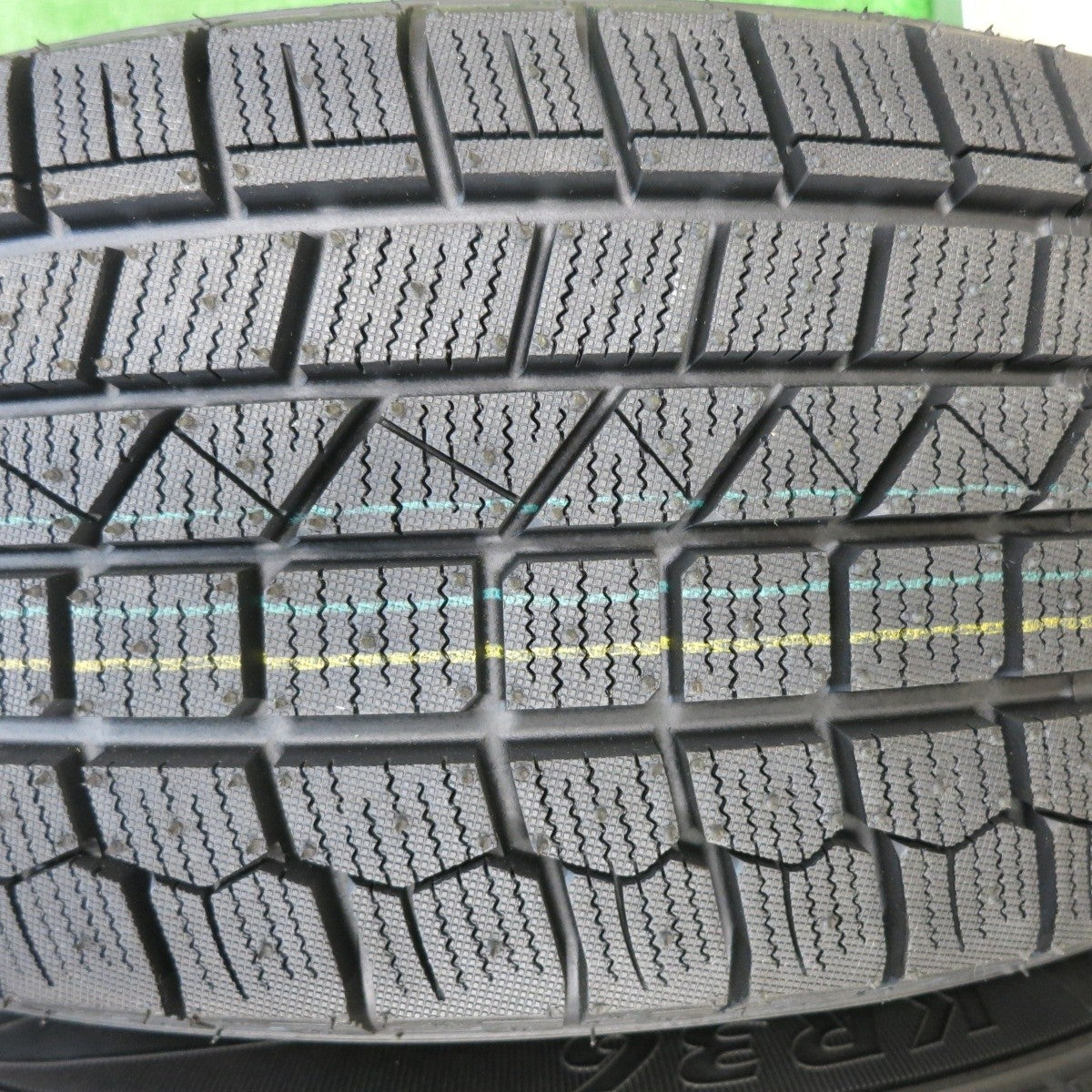 未使用！23年！キレイ★スタッドレス 205/65R16 ケンダ KR36 アイステック ネオ JOKER ジョーカー 16インチ PCD114.3/5H★4121803TNス