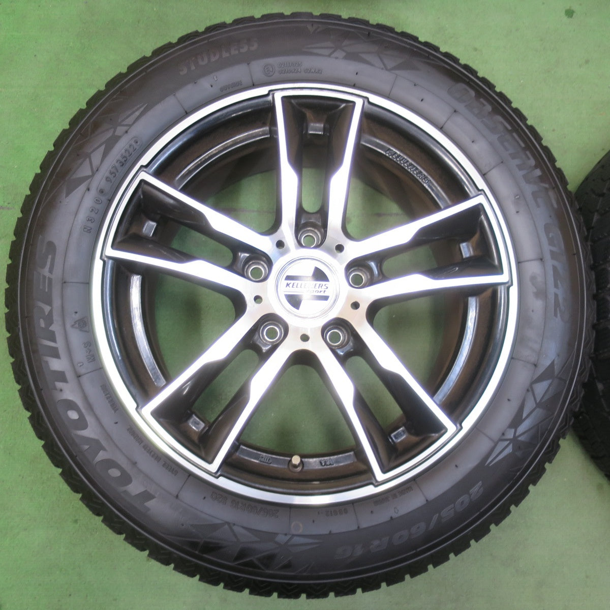 バリ溝！22年！9分★BMW 等 KELLENERS Sport 205/60R16 スタッドレス トーヨー オブザーブ GIZ2 ケレナーズ スポーツ 16インチ PCD120/5H★5122302イス