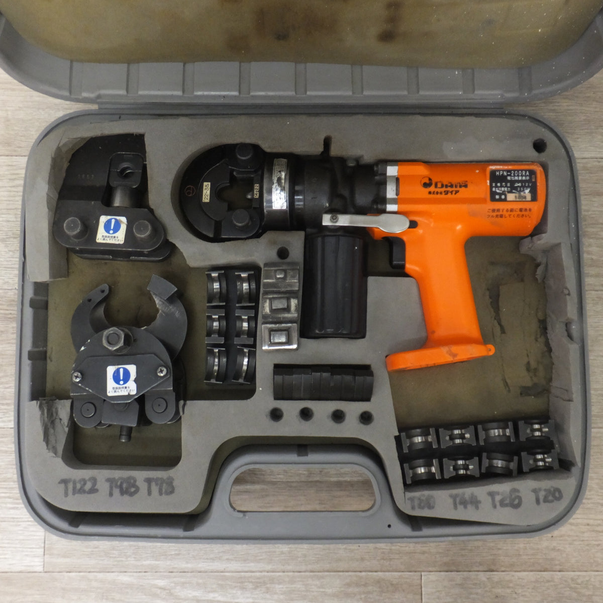 現状品★ダイア DAIA 15分充電 らくらくクリンパー HPN-200RA 電動油圧式工具 本体のみ★