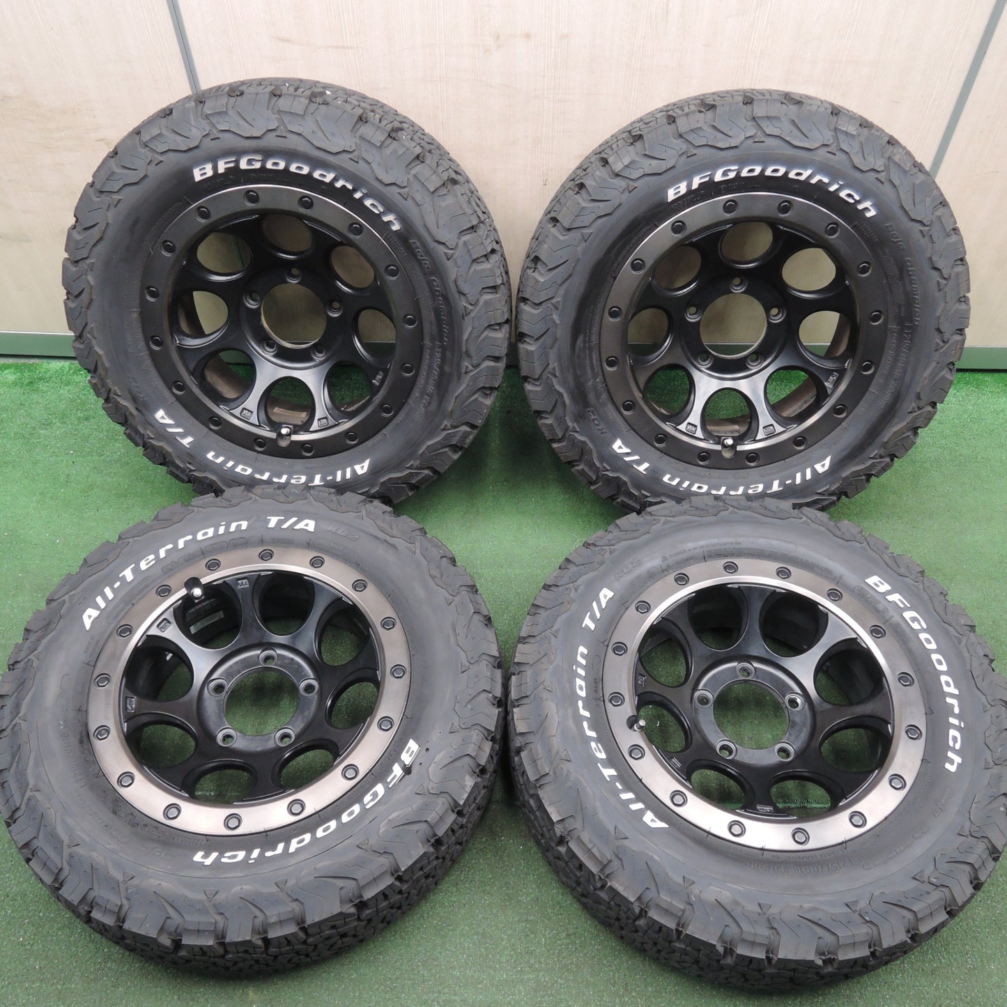 *送料無料* バリ溝！22年！9.5分★ジムニー等 XTREME-J XJ03 215/70R16 BFグッドリッチ All-Terrain T/A KO2 16インチ PCD139.7/5H★4031604HAノ