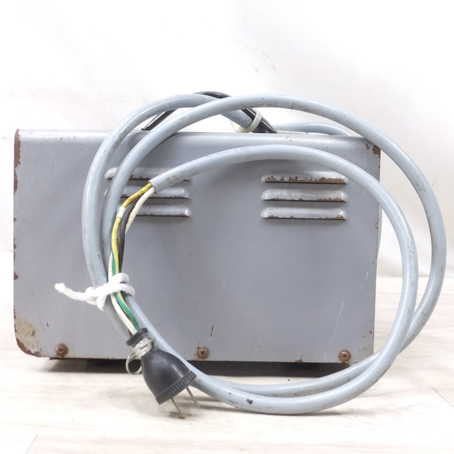 [送料無料] ◆イクラ 育良精機 ポータブル トランス PT-30T 昇圧 降圧 兼用 200V 100V 変圧器◆