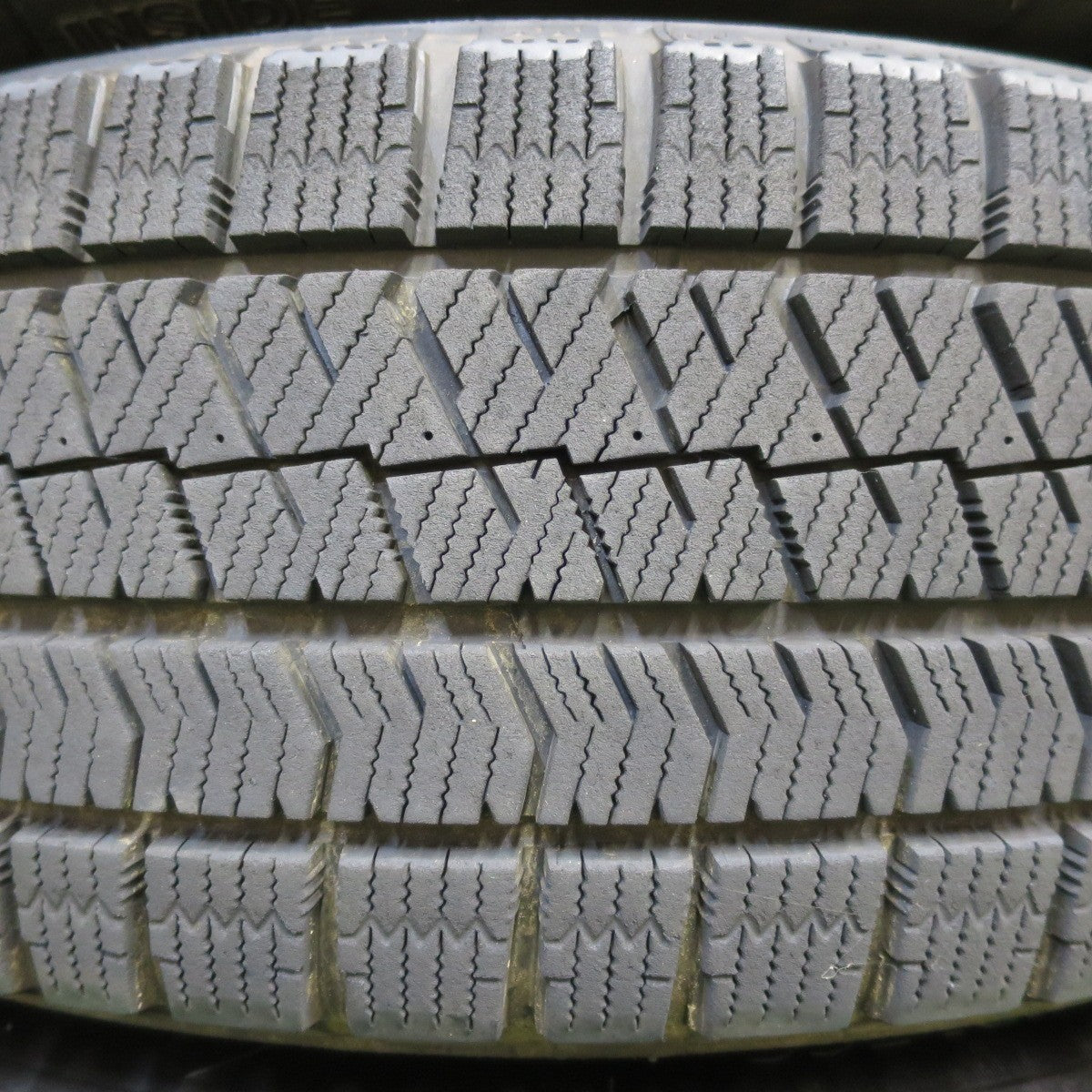 *送料無料* バリ溝！22年！キレイ！9分★スタッドレス 205/65R16 ブリヂストン ブリザック VRX2 BALMINUM バルミナ 16インチ PCD114.3/5H★4080501イス