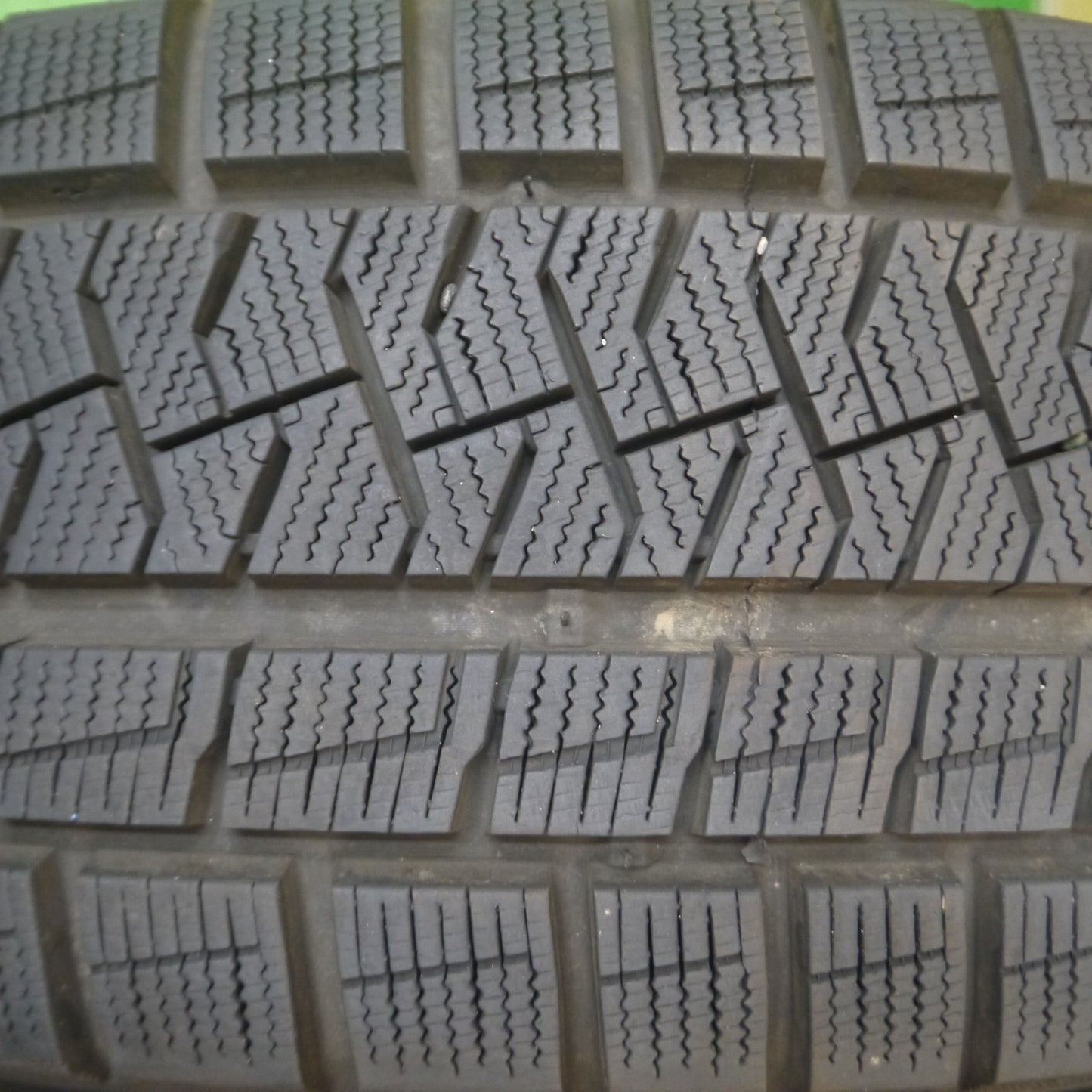[送料無料] バリ溝！21年！キレイ！9.5分以上★BMW ミニ 等 MAK OXFORD 195/55R16 スタッドレス ピレリ アイスアシンメトリコ オクスフォード 16インチ PCD112/5H★4112704Hス