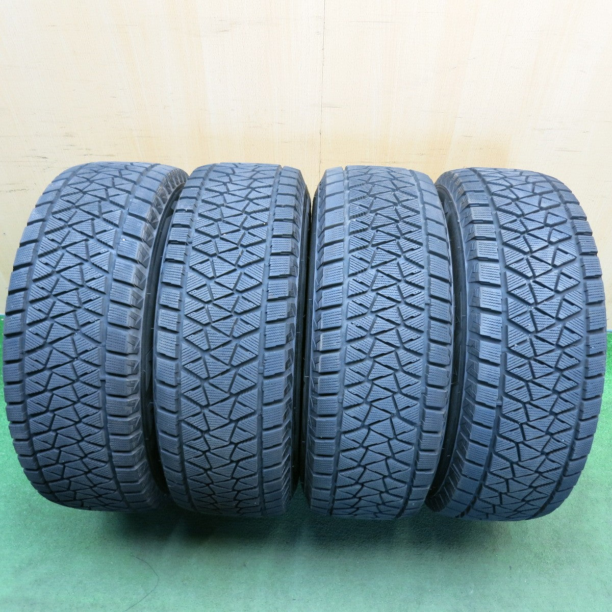 バリ溝！9分★トヨタ 215系 ハイラックス 純正 265/70R16 スタッドレス ブリヂストン ブリザック DM-V2 16インチ PCD139.7/6H★6052102HAス