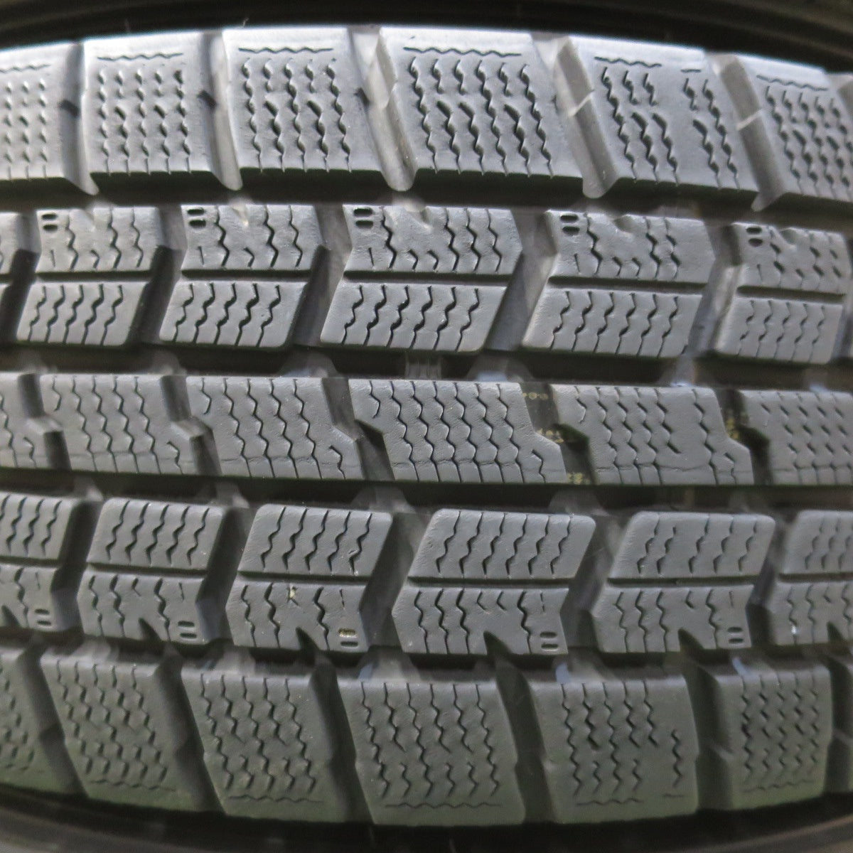 バリ溝！22年！キレイ！9分★スタッドレス 185/60R15 グッドイヤー アイスナビ7 MRT premium 15インチ PCD100/4H★5111409イス