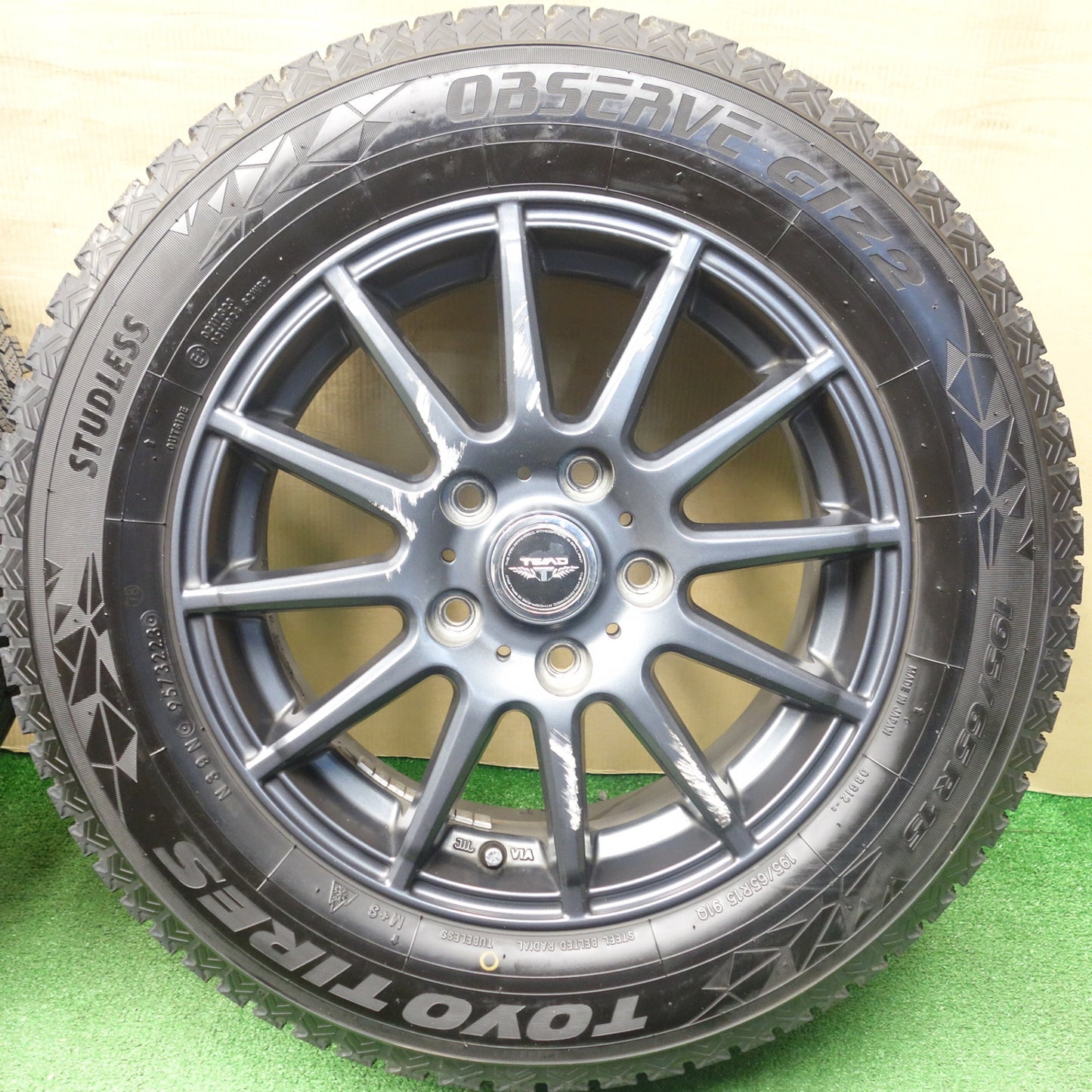 バリ溝！23年！9.5分★スタッドレス 195/65R15 トーヨー オブザーブ GIZ2 TEAD テッド 15インチ PCD114.3/5H★6021802KTス